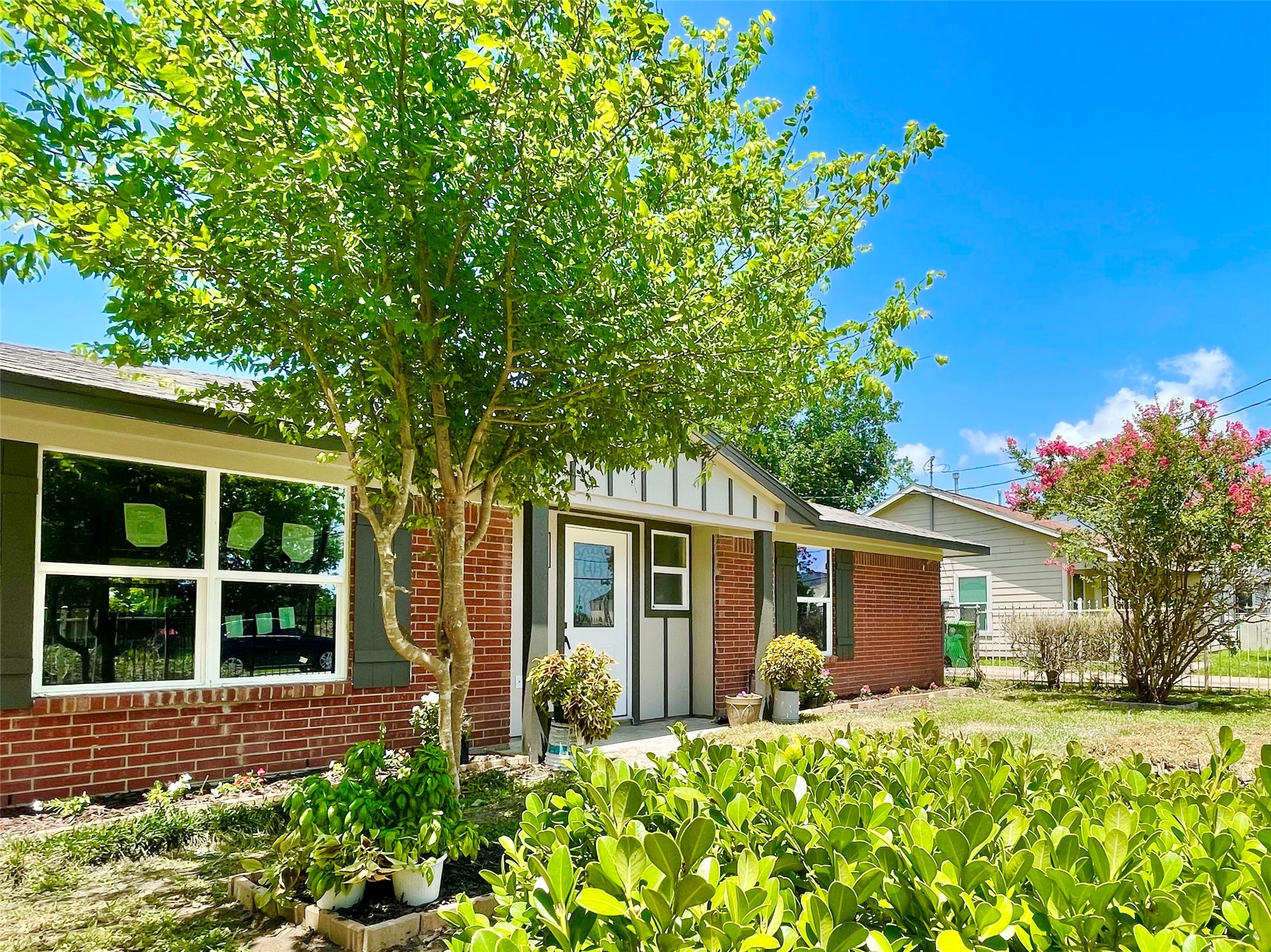 5039 Briscoe Street Property Photo 1