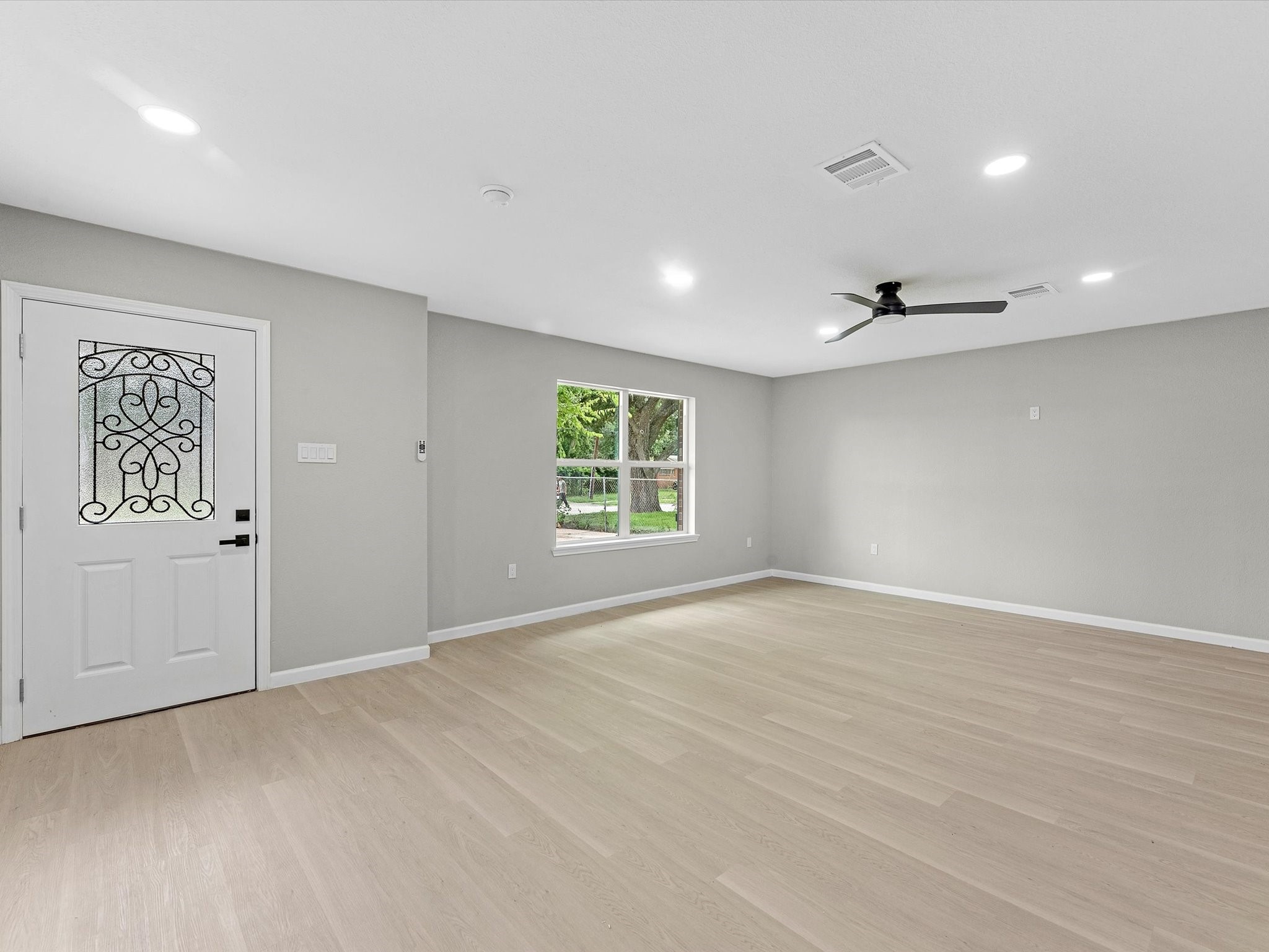 5039 Briscoe Street Property Photo 4