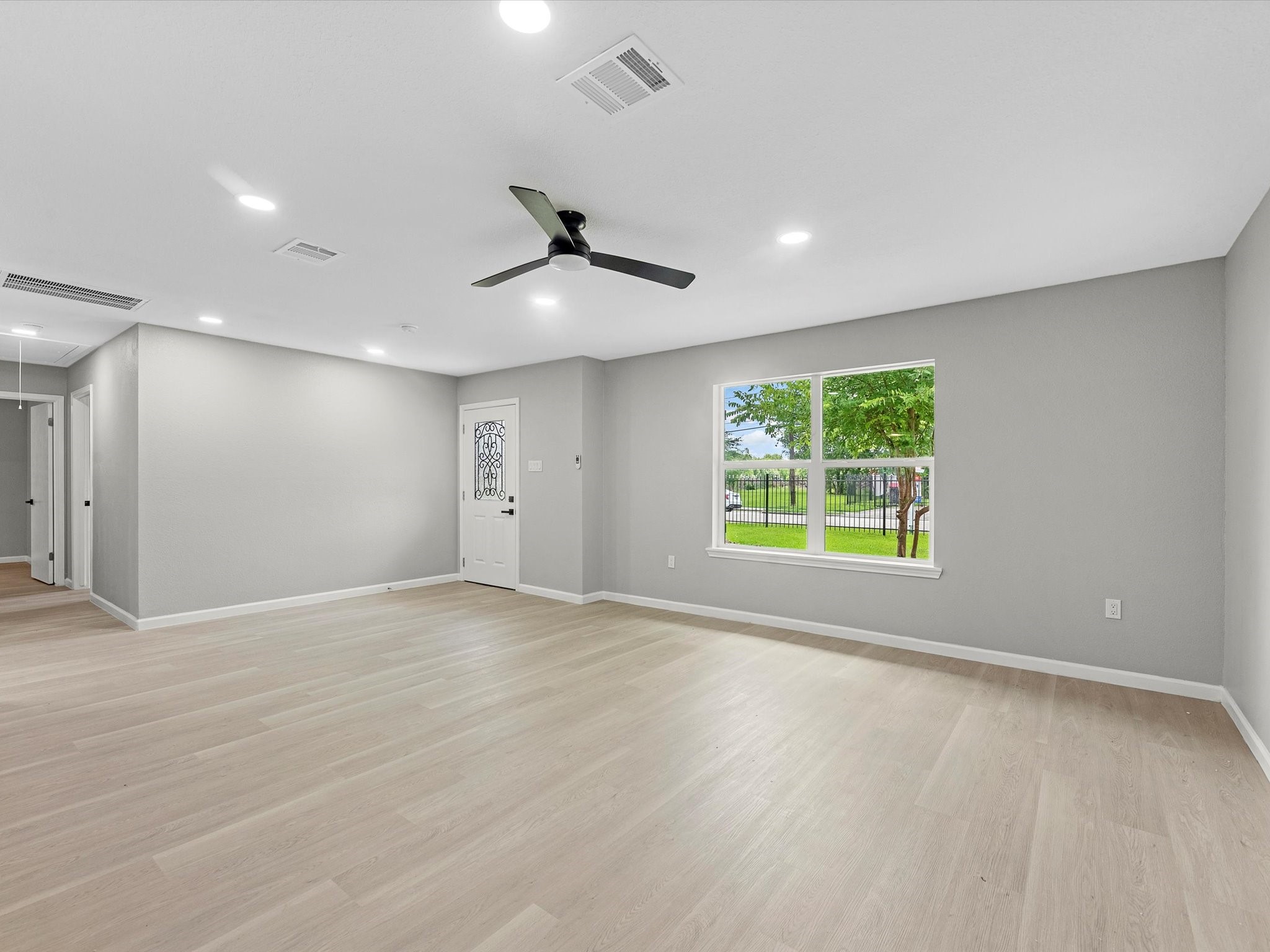 5039 Briscoe Street Property Photo 5