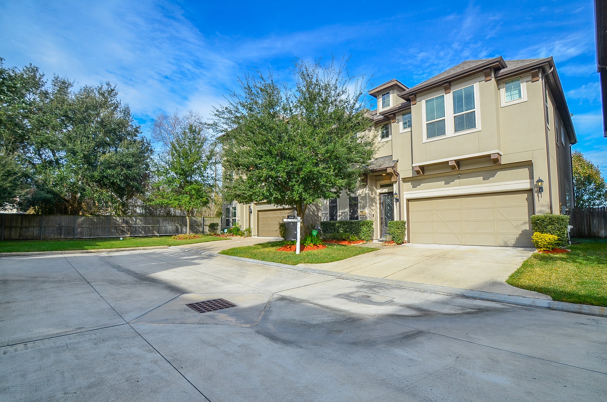 13216 Dartmoor Terrace Drive Property Photo 1