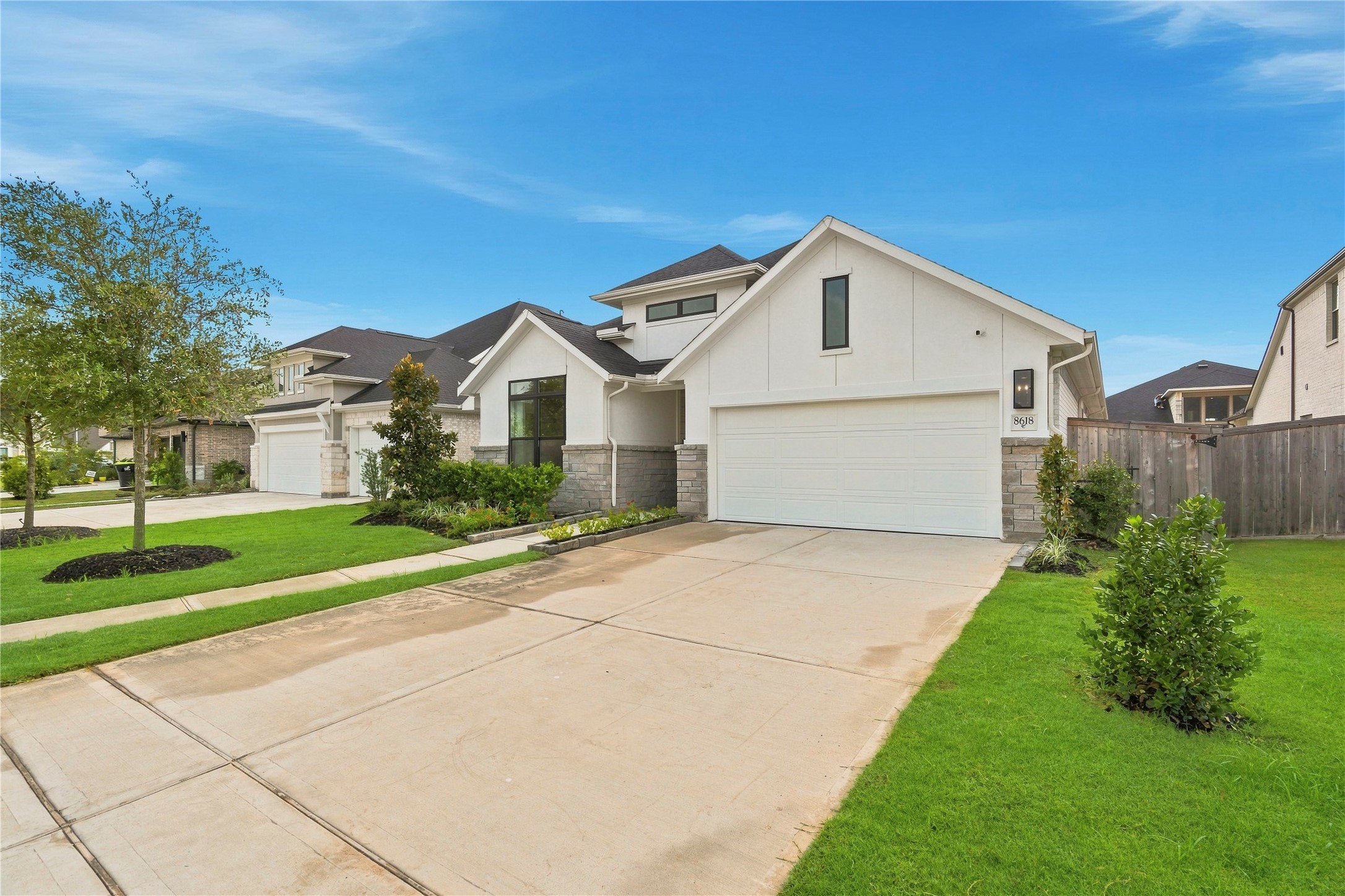 8618 Gleaming Village Way Property Photo 3