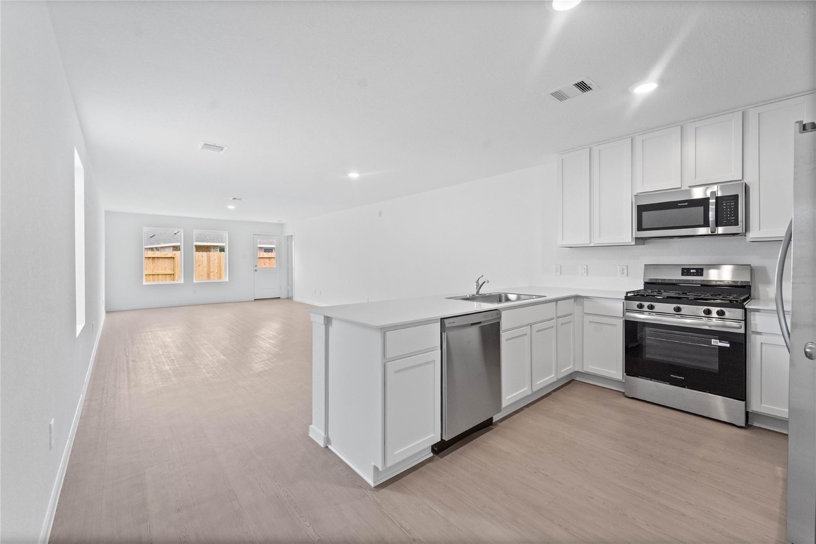 28735 Texas Plains Drive Property Photo 3