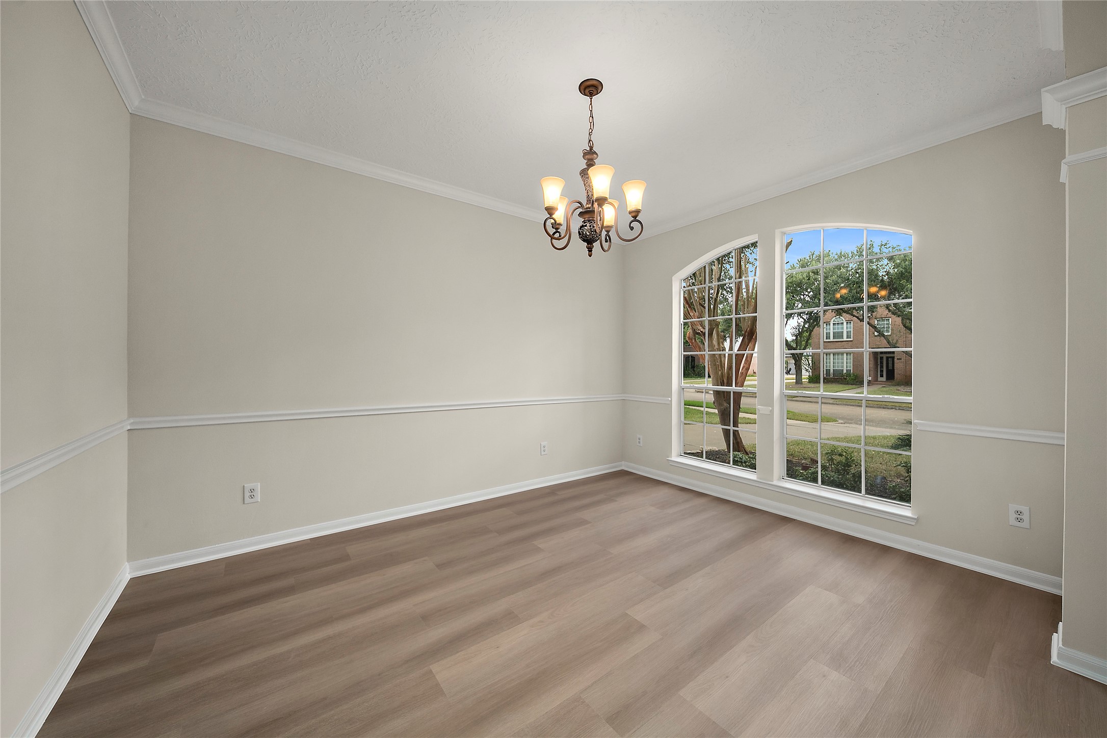 1715 Brightlake Way Property Photo 6