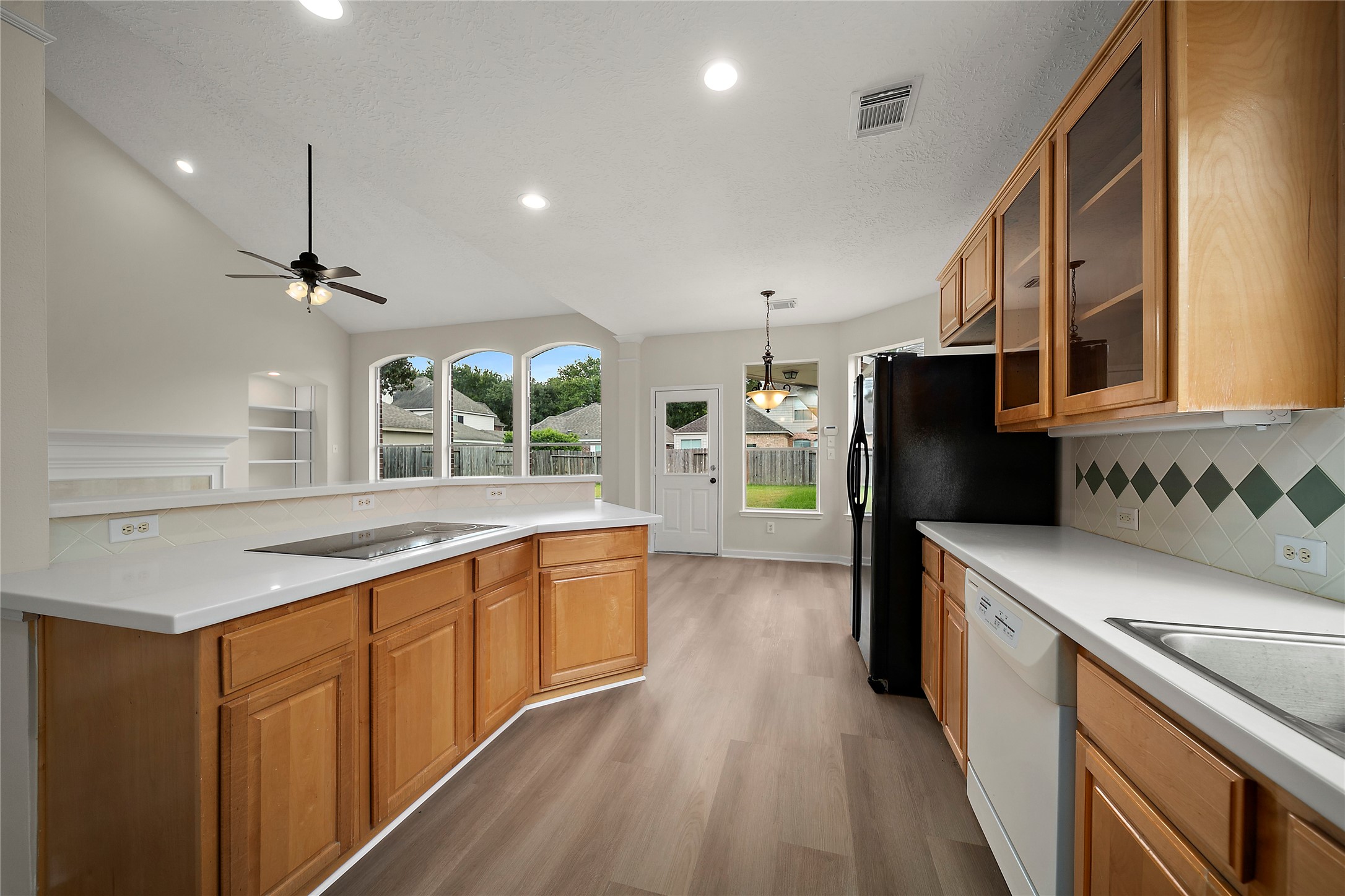 1715 Brightlake Way Property Photo 12