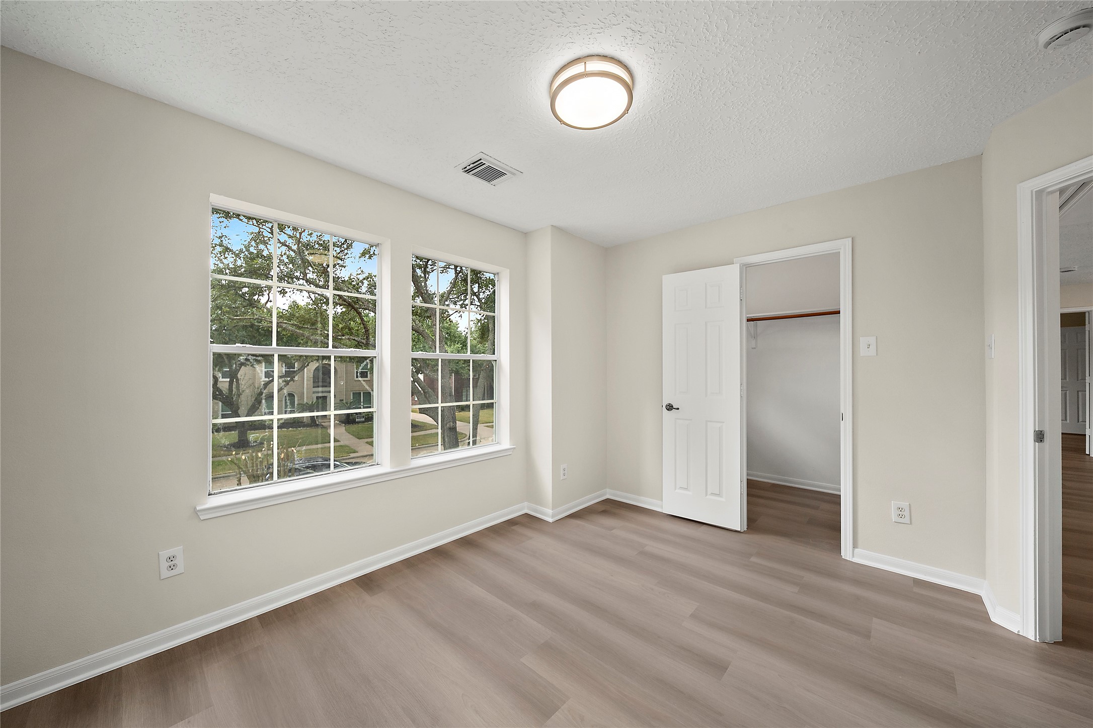 1715 Brightlake Way Property Photo 24
