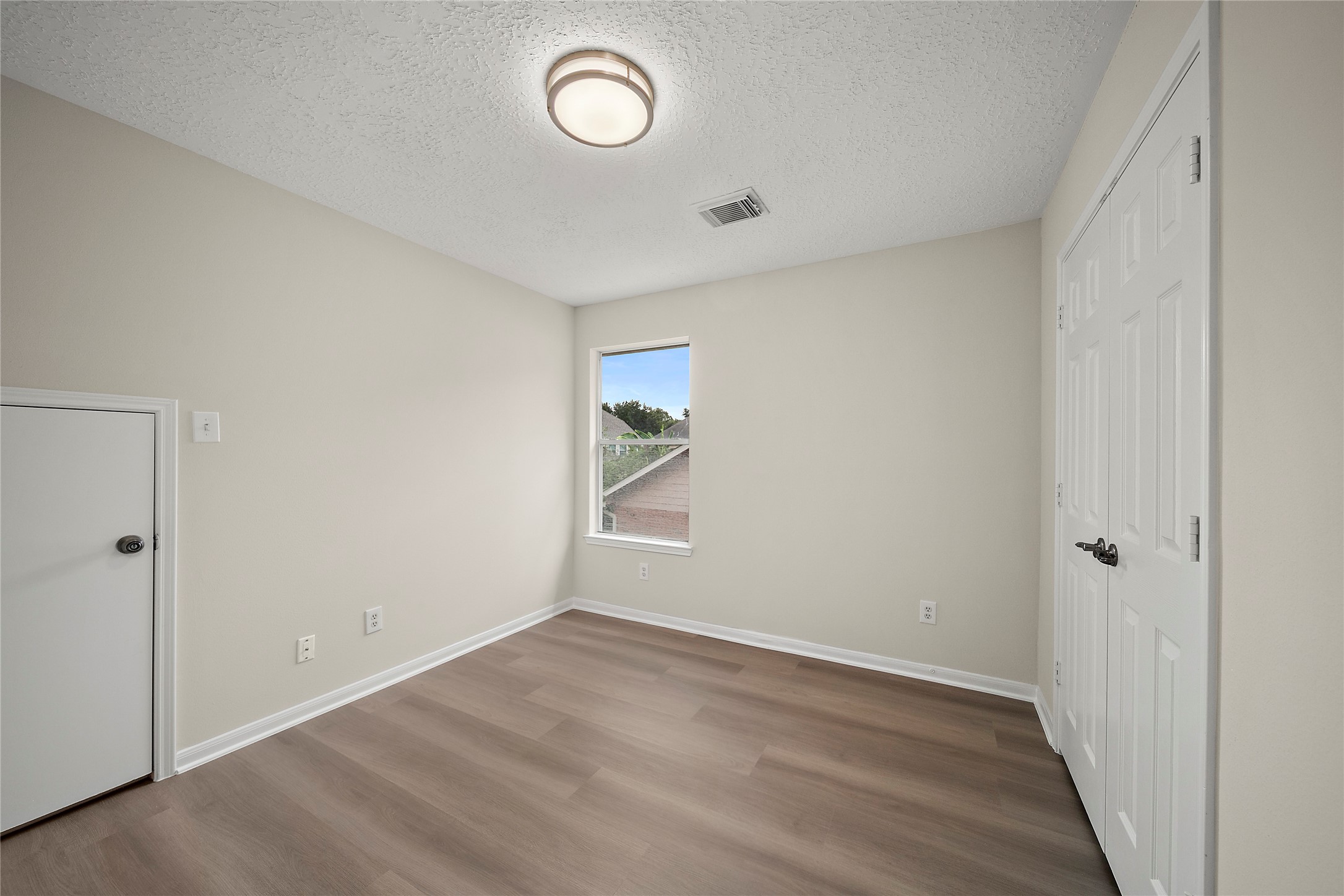 1715 Brightlake Way Property Photo 28