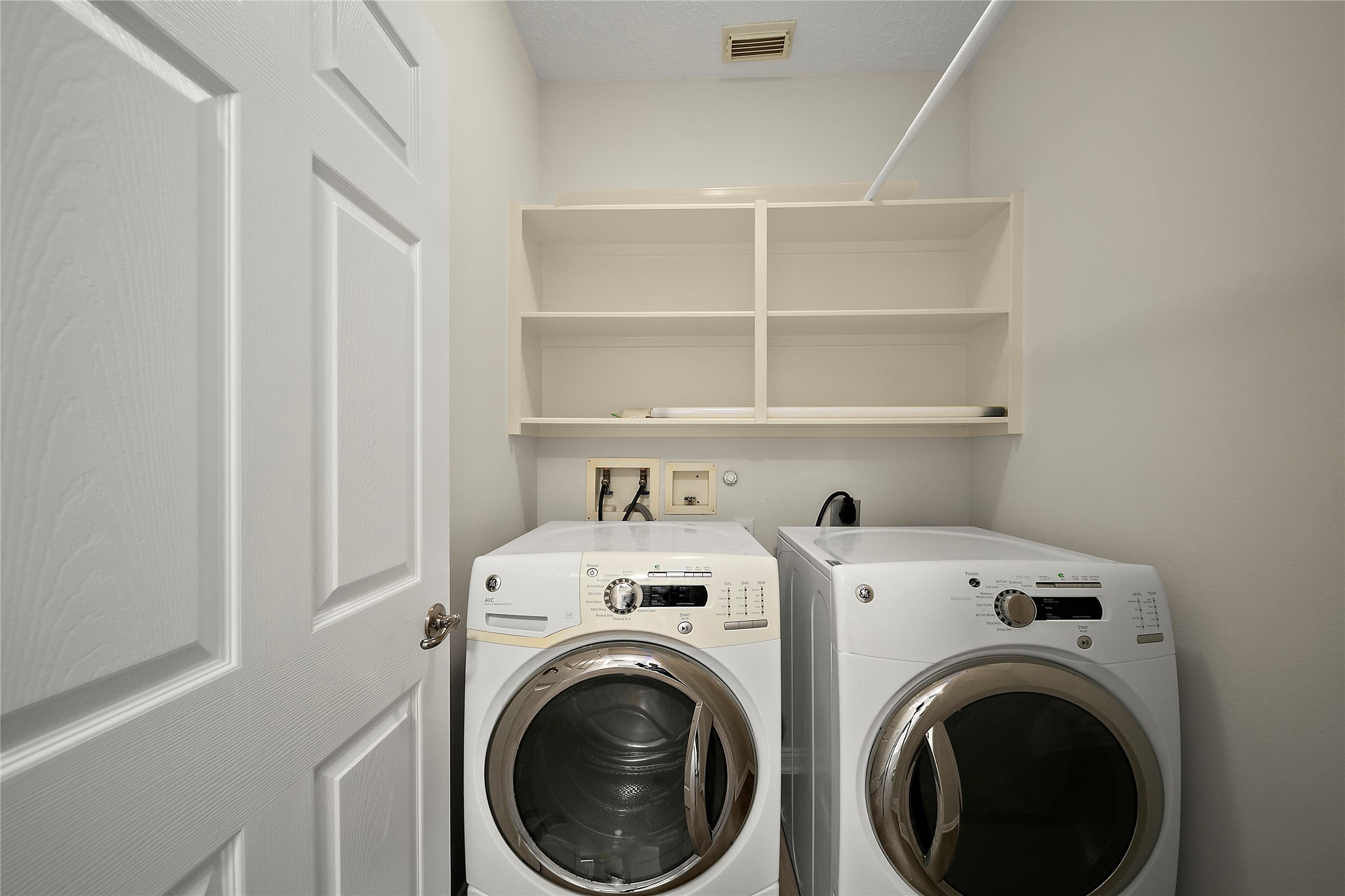 1715 Brightlake Way Property Photo 32