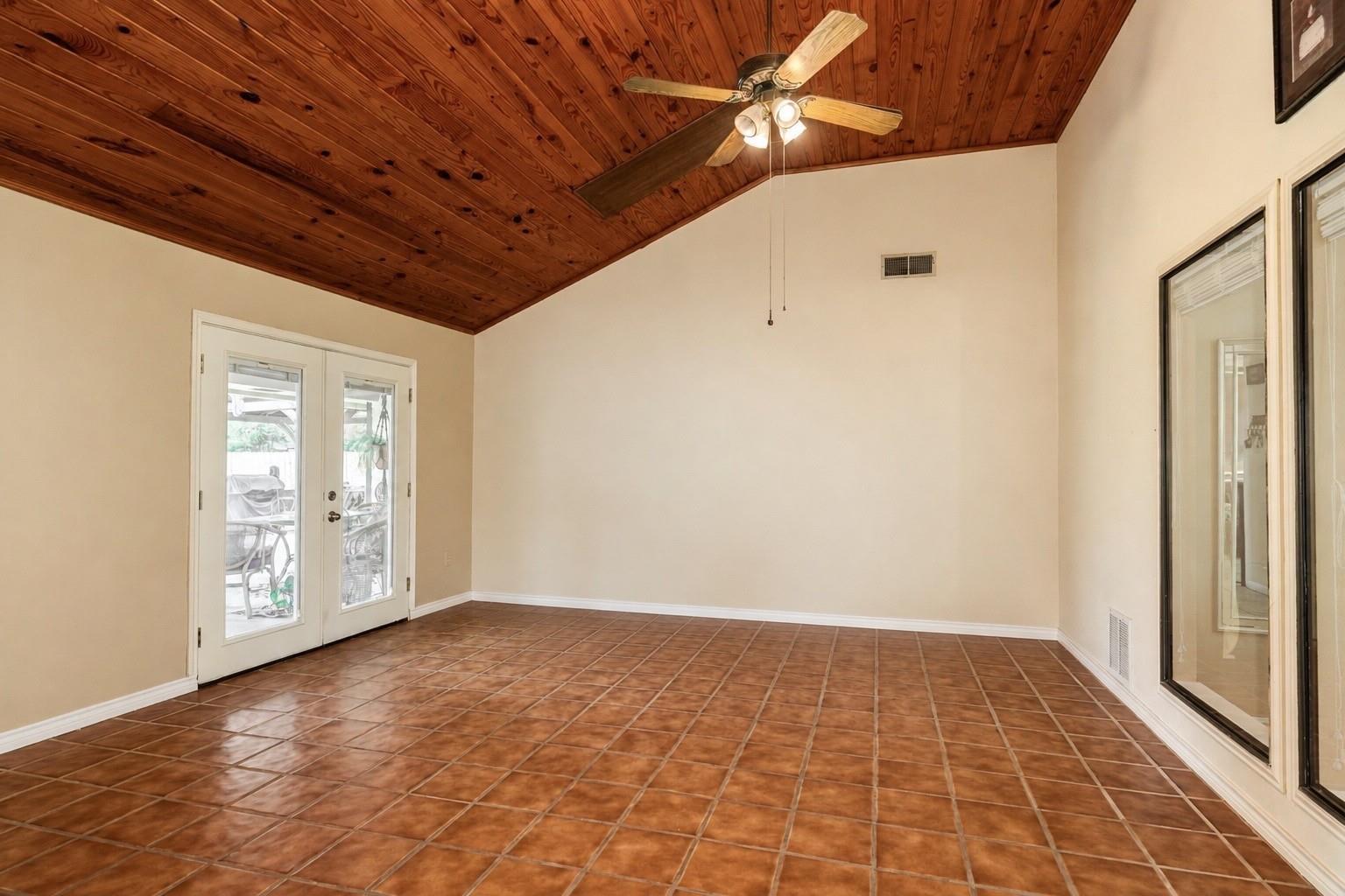 54 Royal Oak Circle, Lake Jackson Tx 77566 Property Photo 14