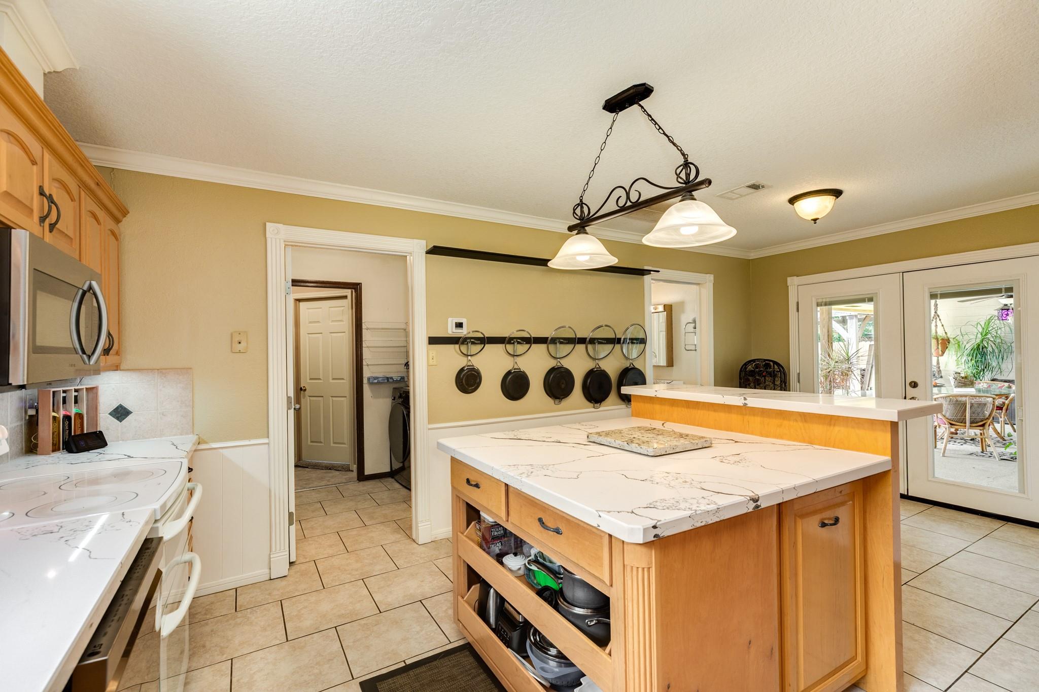 54 Royal Oak Circle, Lake Jackson Tx 77566 Property Photo 18