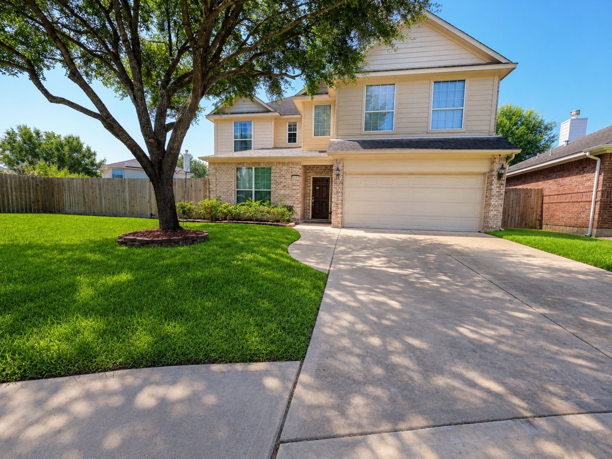 2409 Deerwood Court Property Photo 1