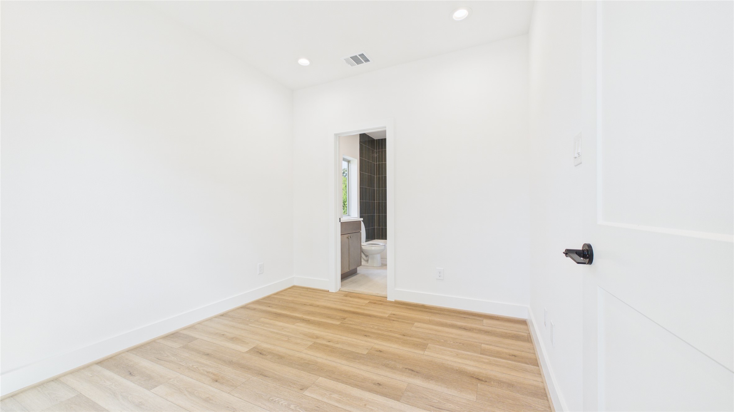 4205 Arlington Street Property Photo 7