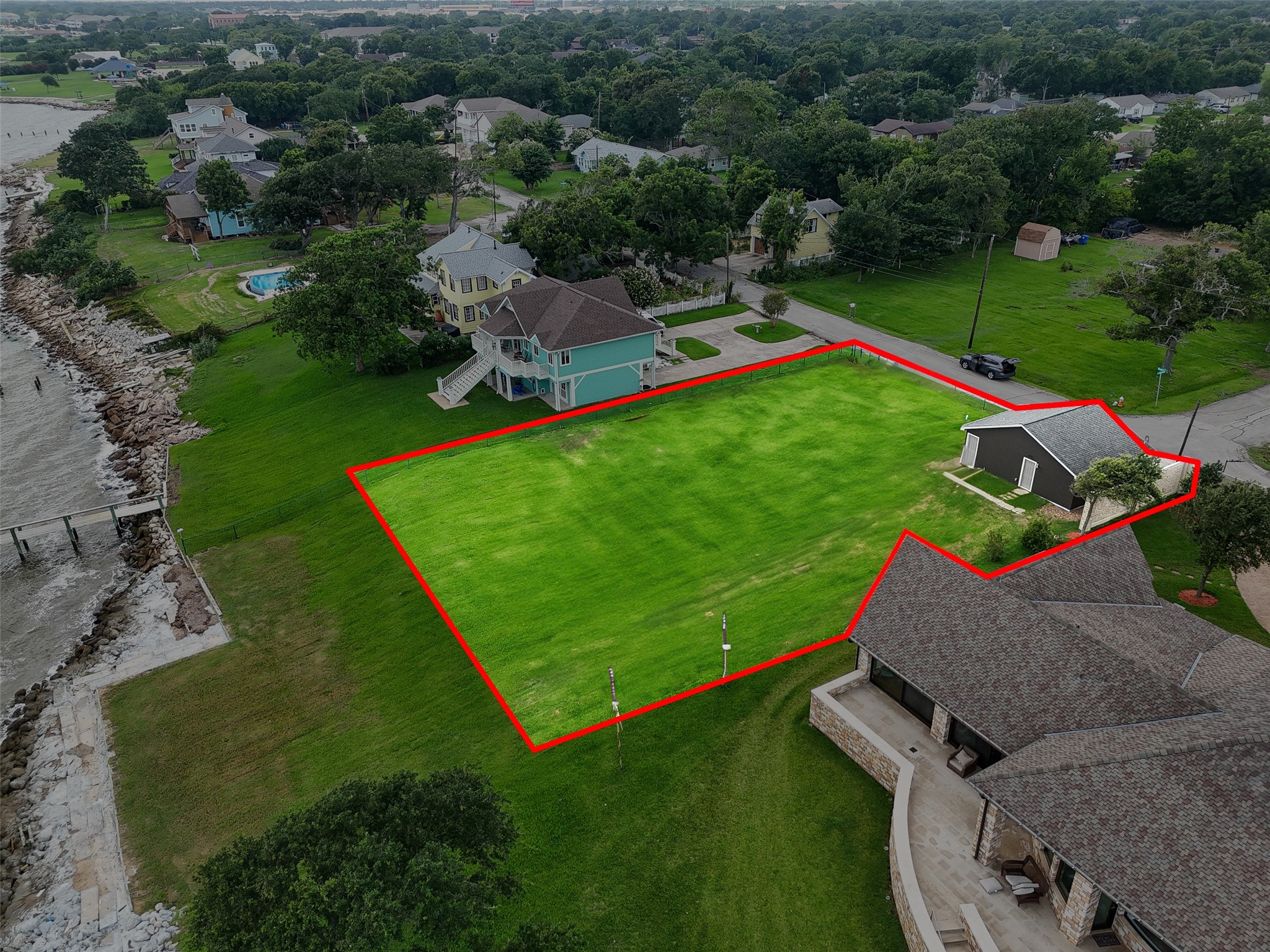 1714 Roscoe Street Property Photo 4