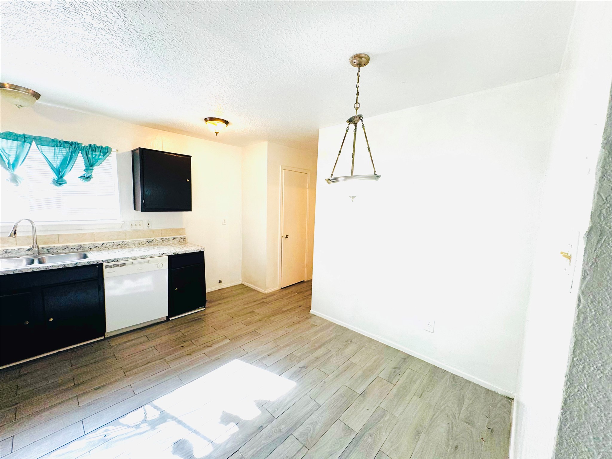 1803 Ripple Creek Drive Property Photo 12