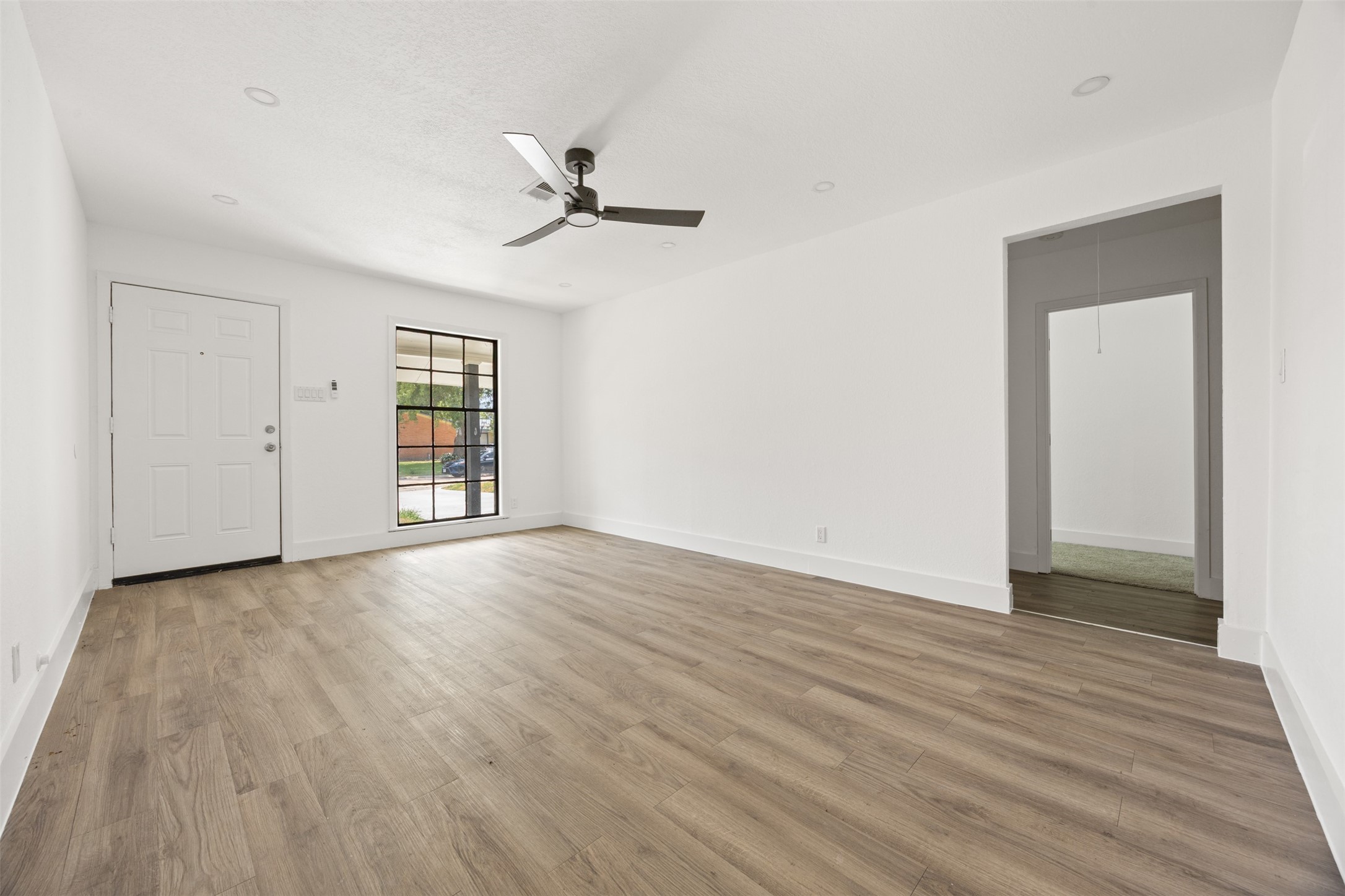 608 Lloyd Drive Property Photo 5