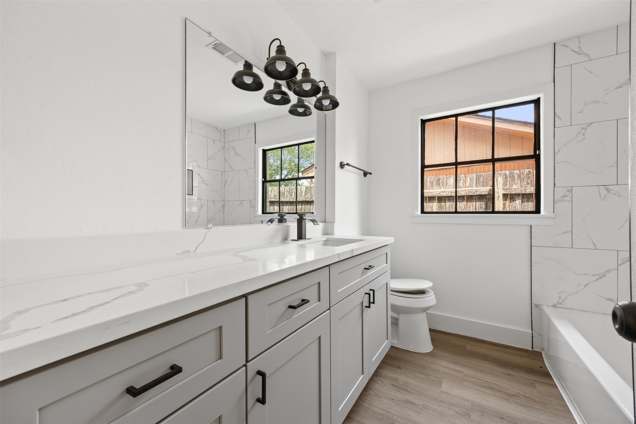 608 Lloyd Drive Property Photo 11