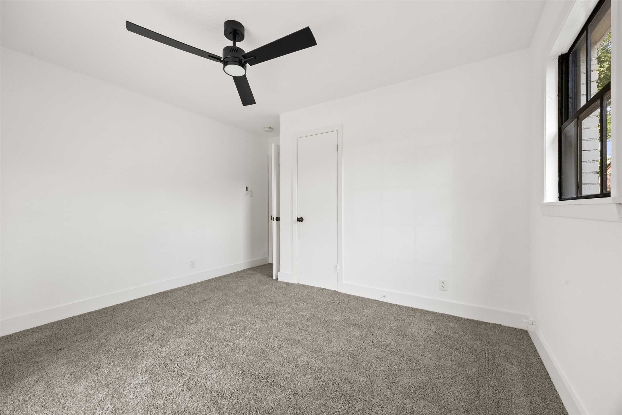 608 Lloyd Drive Property Photo 16