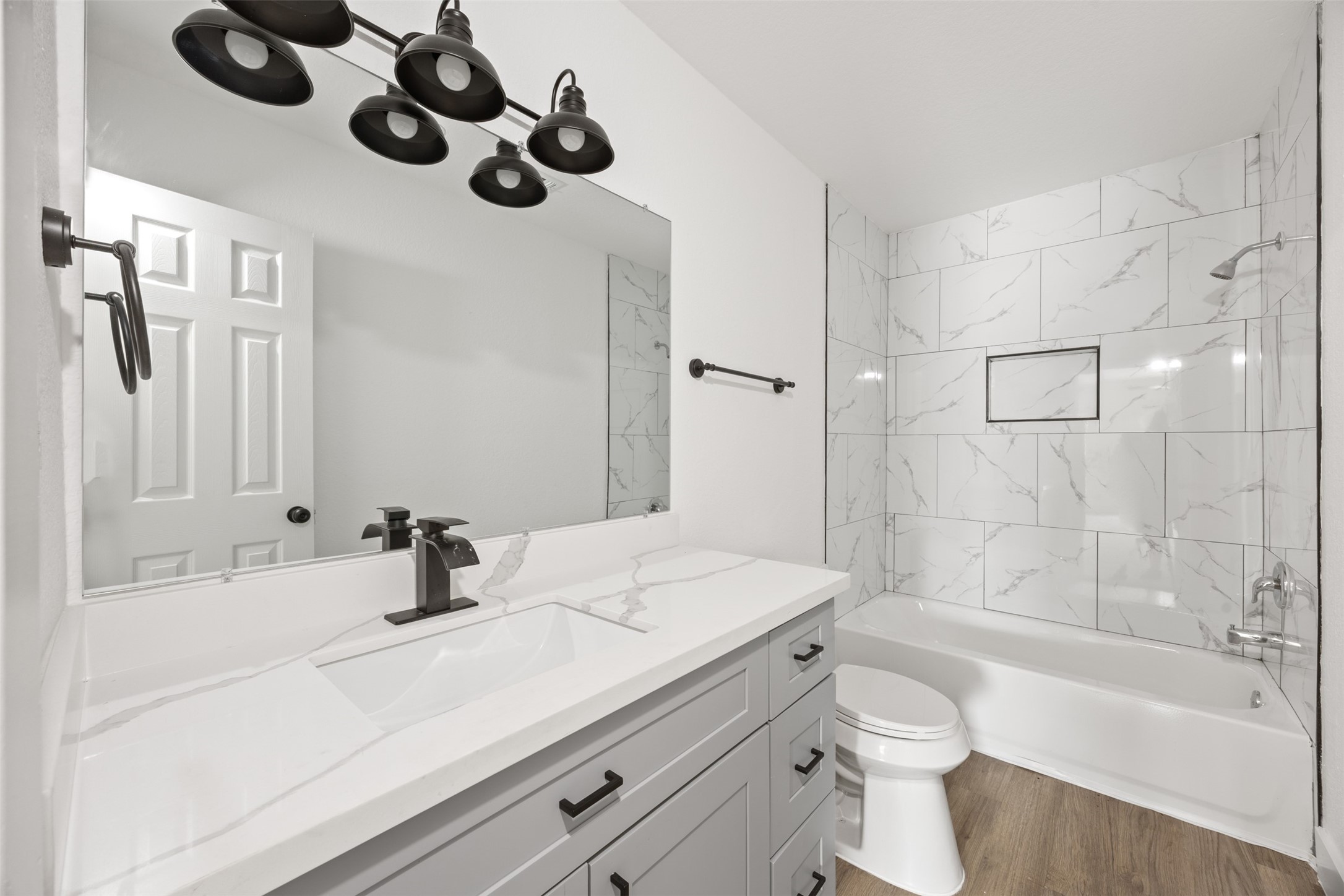 608 Lloyd Drive Property Photo 18
