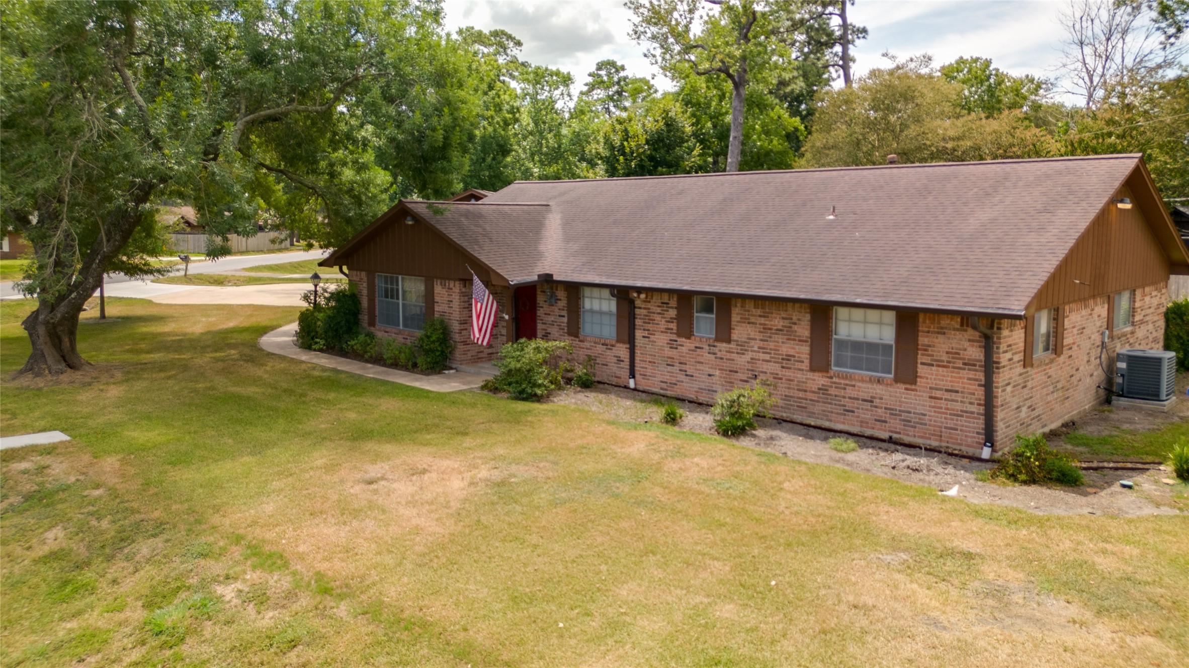 5821 Russell Lane Lane Property Photo 3