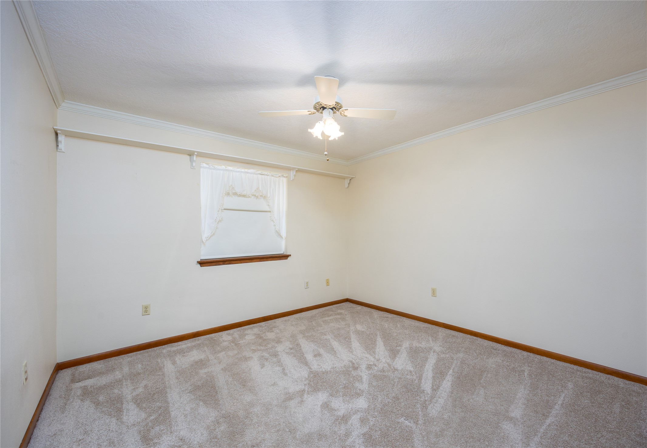 5821 Russell Lane Lane Property Photo 25