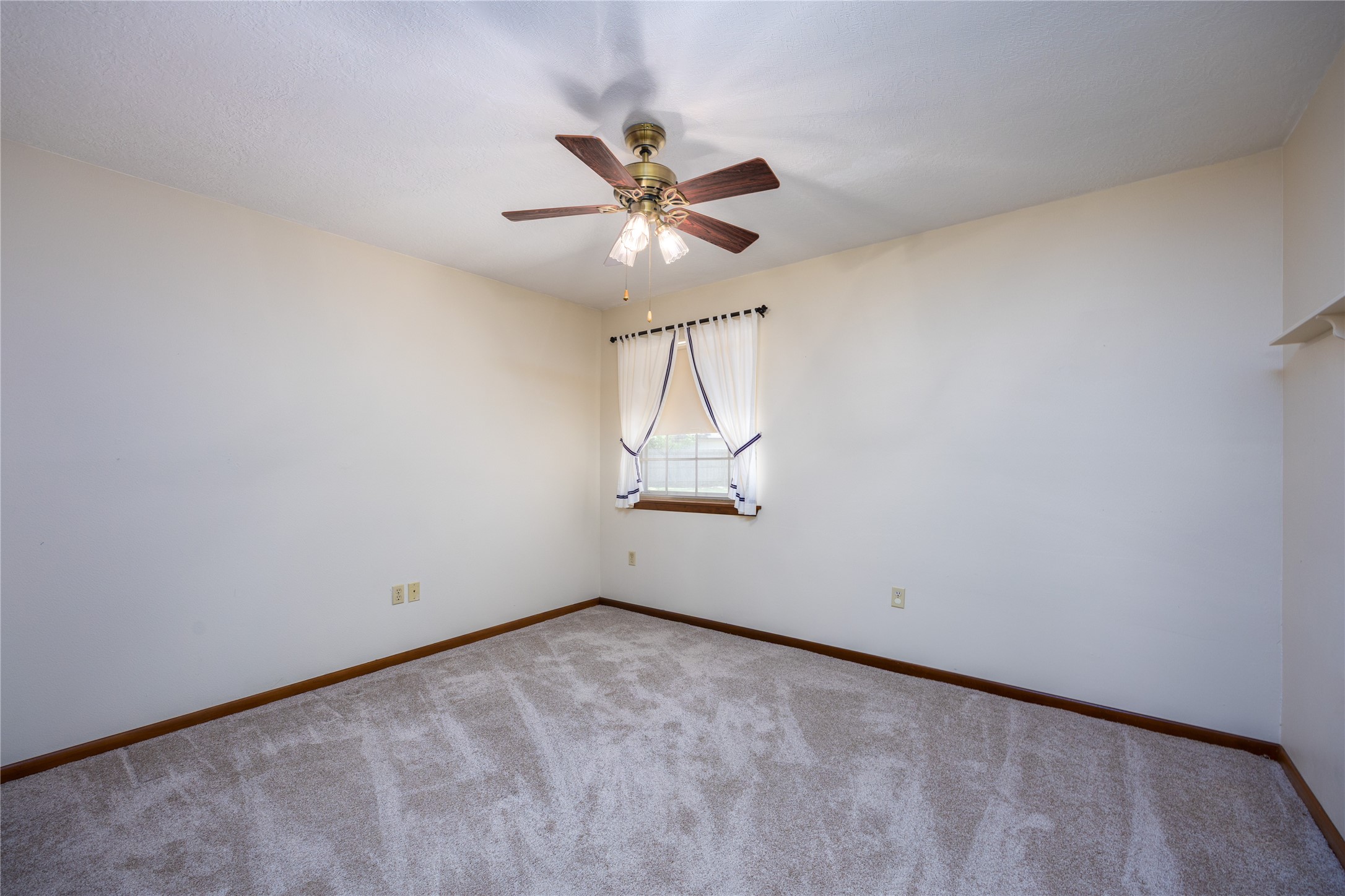 5821 Russell Lane Lane Property Photo 27