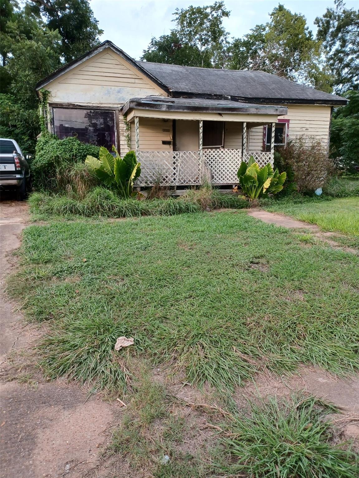 1106 W Milam Street, Wharton Tx 77488 Property Photo 1