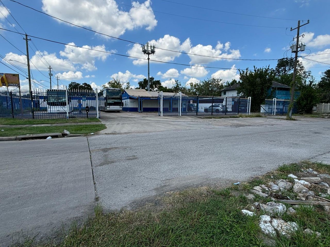 5621 Harrisburg Boulevard Property Photo 9