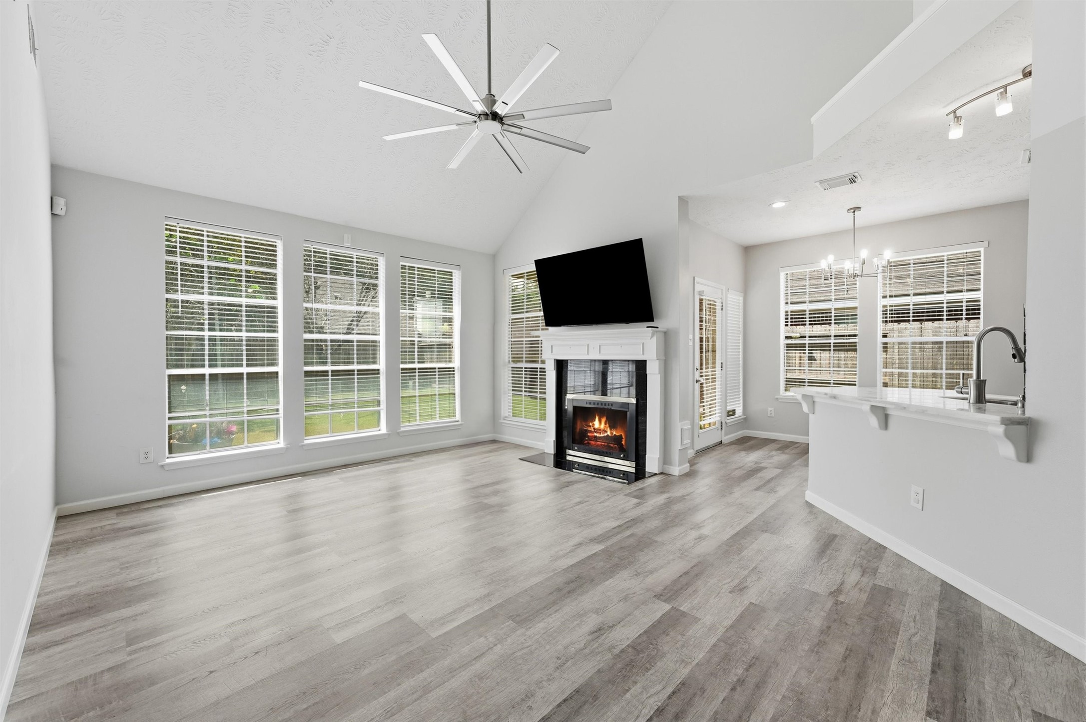 4431 Forest Creek Property Photo 4