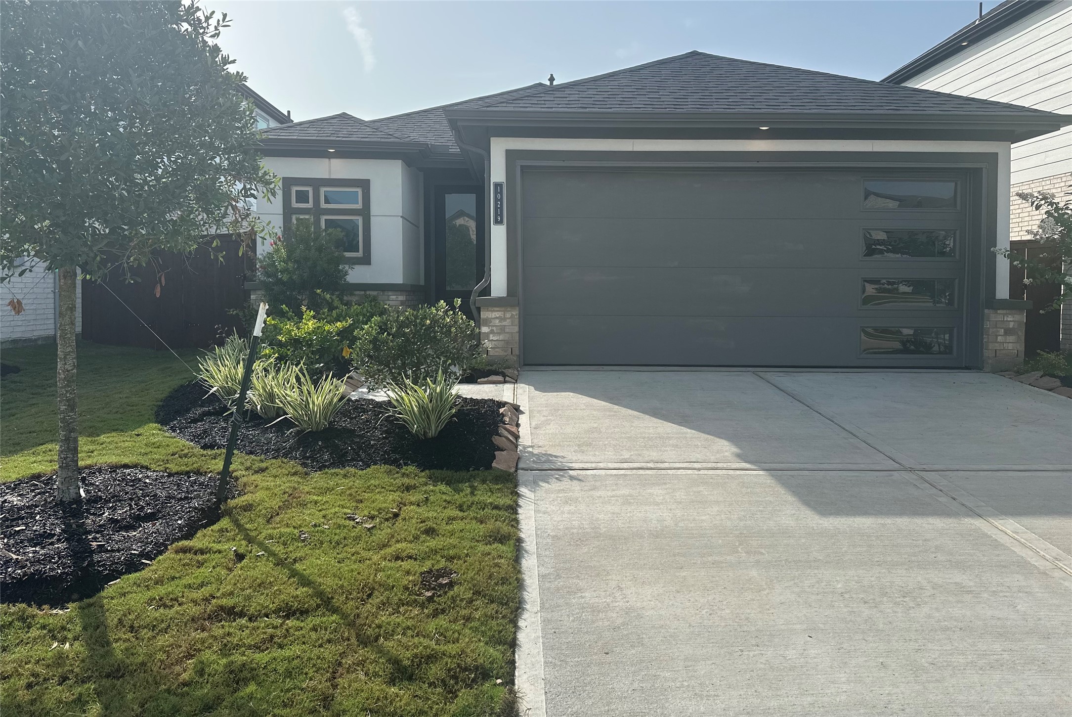 10219 Van Gogh Court Property Photo 1