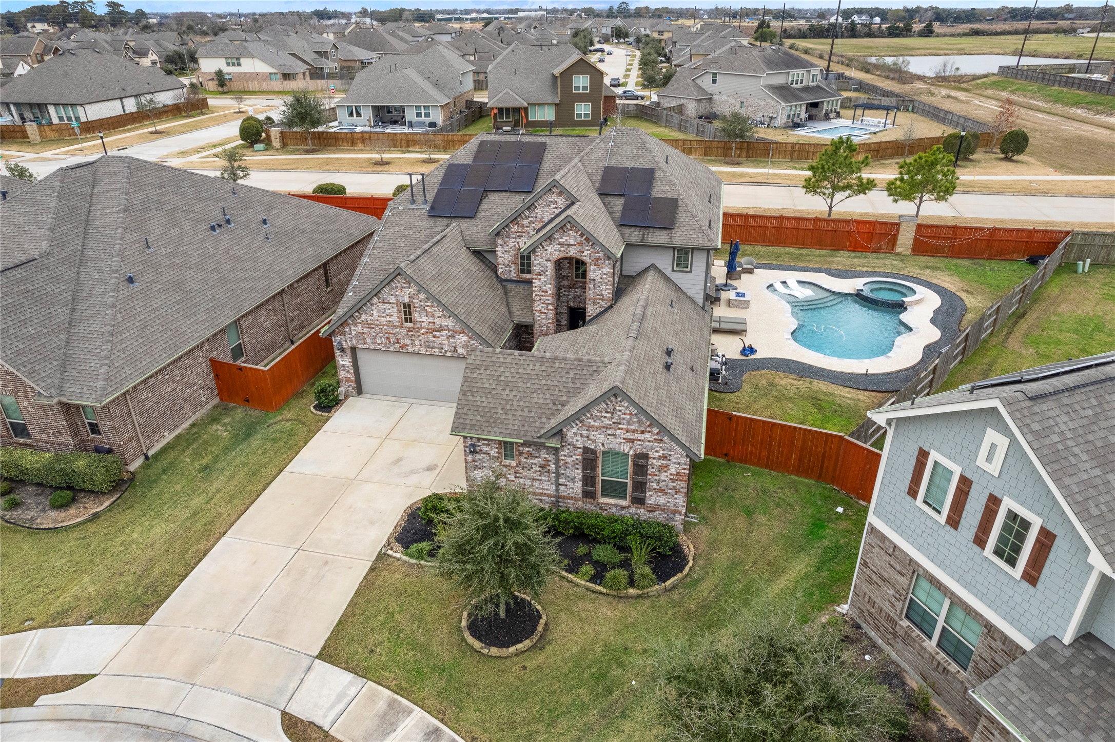 9502 Dancing Grass Drive Property Photo 3