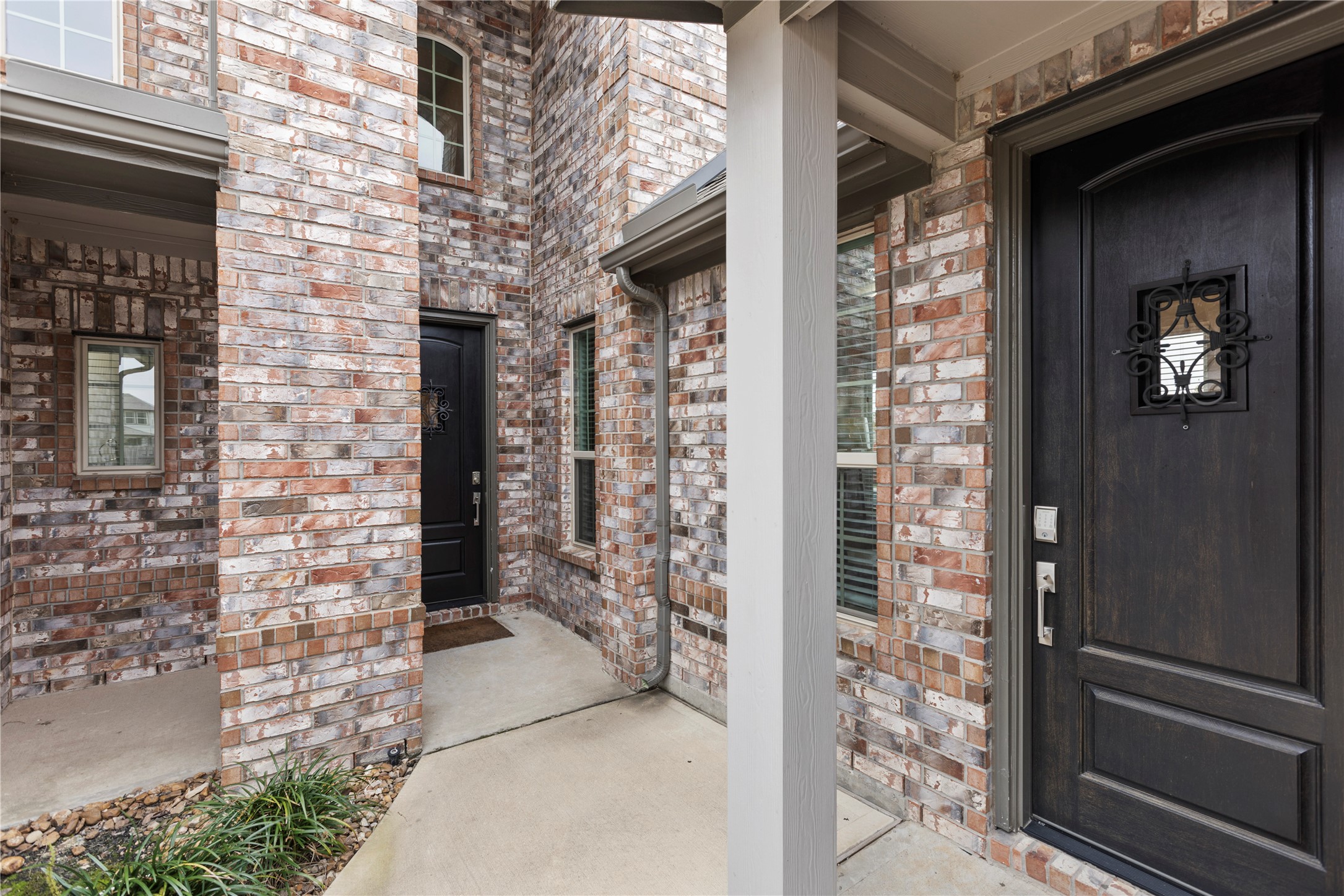 9502 Dancing Grass Drive Property Photo 5