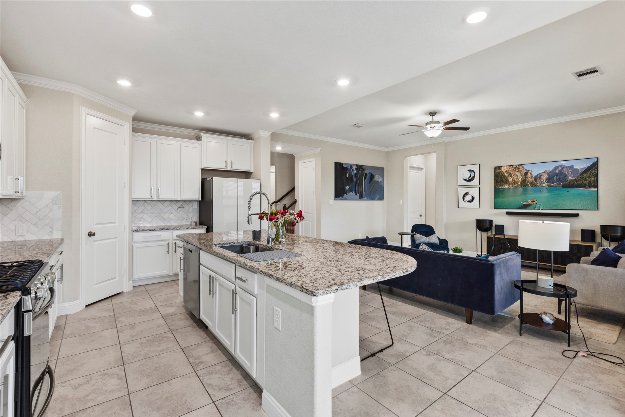9502 Dancing Grass Drive Property Photo 8