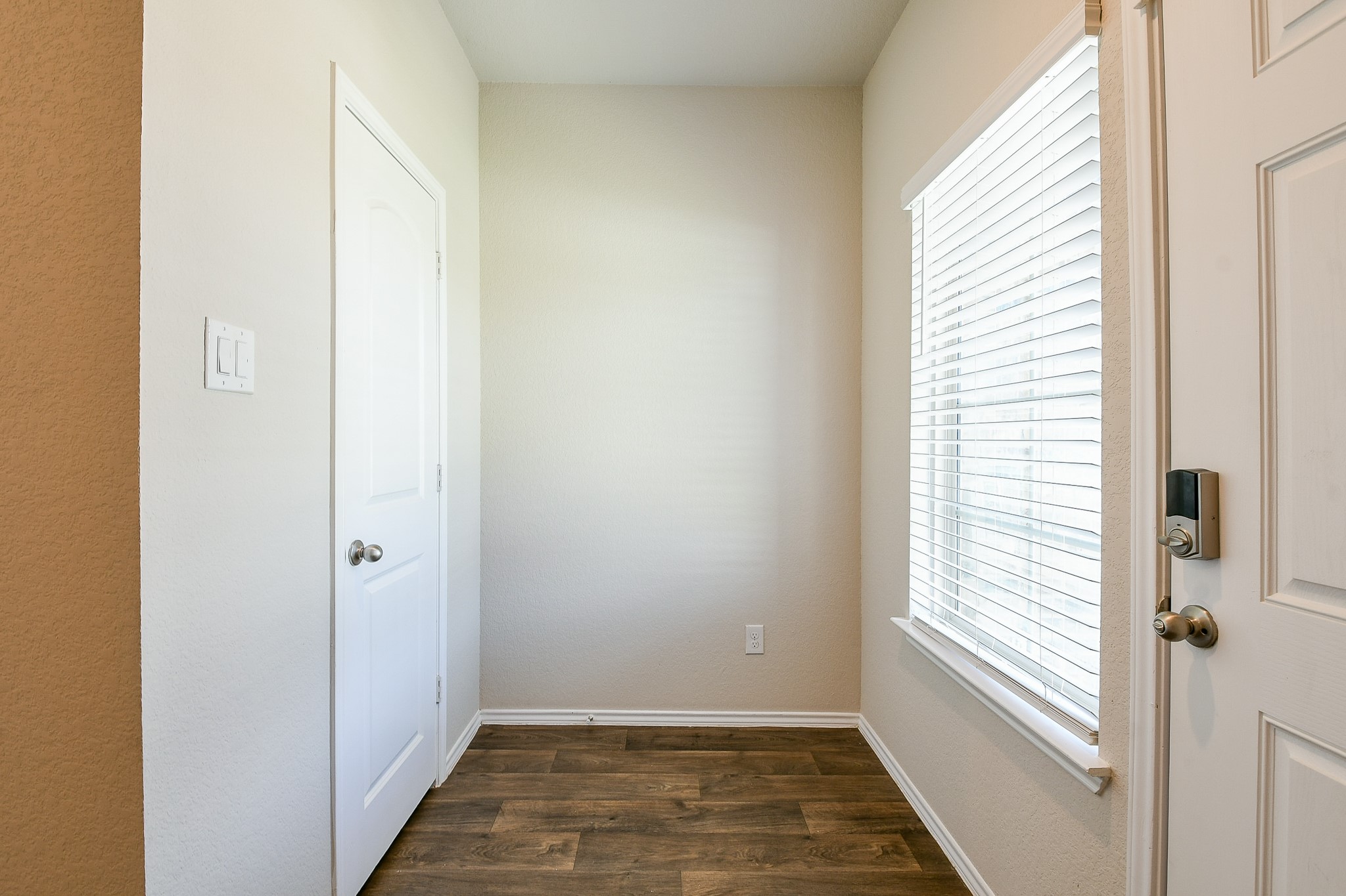 16744 Lonely Pines Drive Property Photo 2