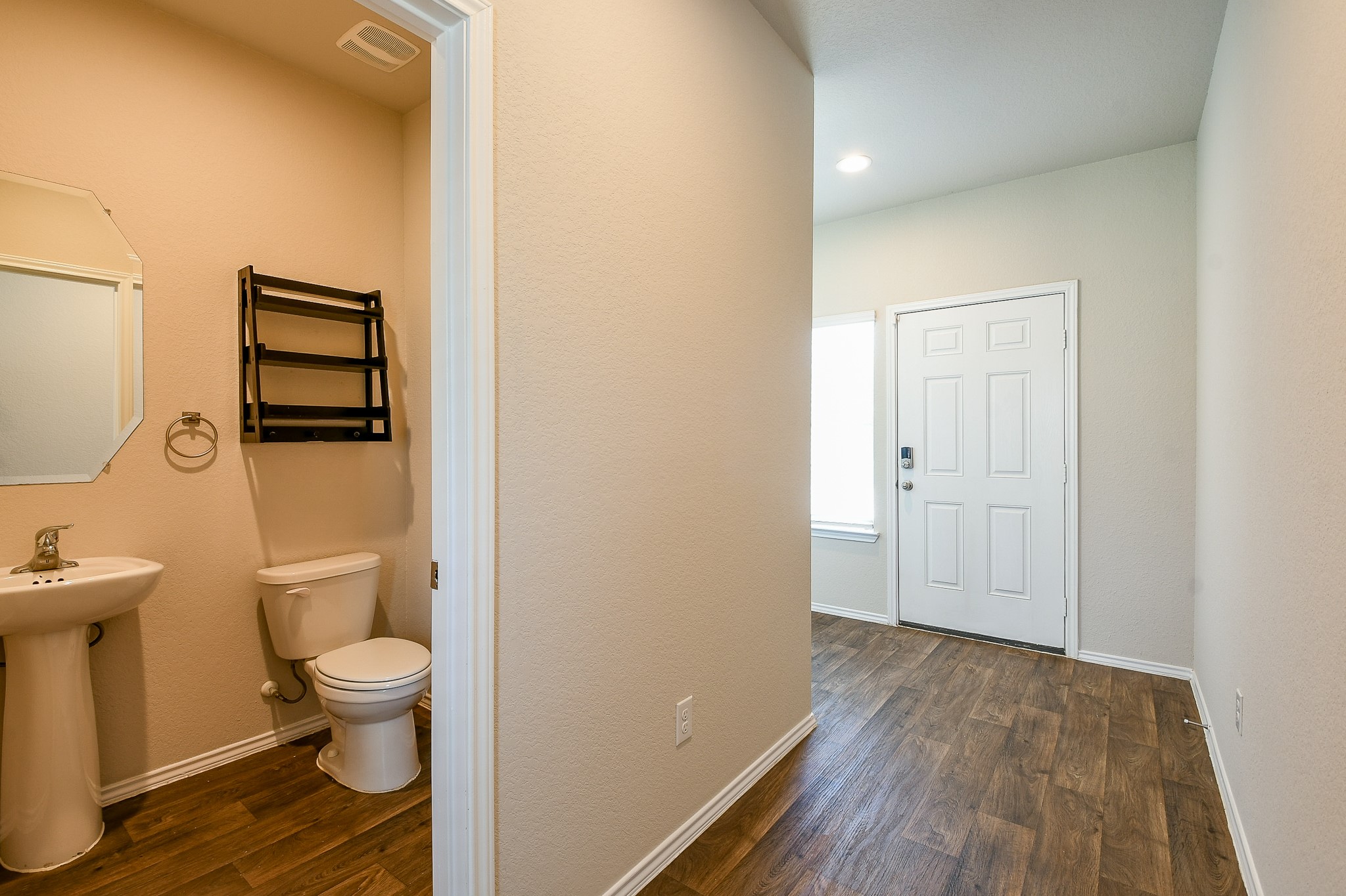 16744 Lonely Pines Drive Property Photo 3