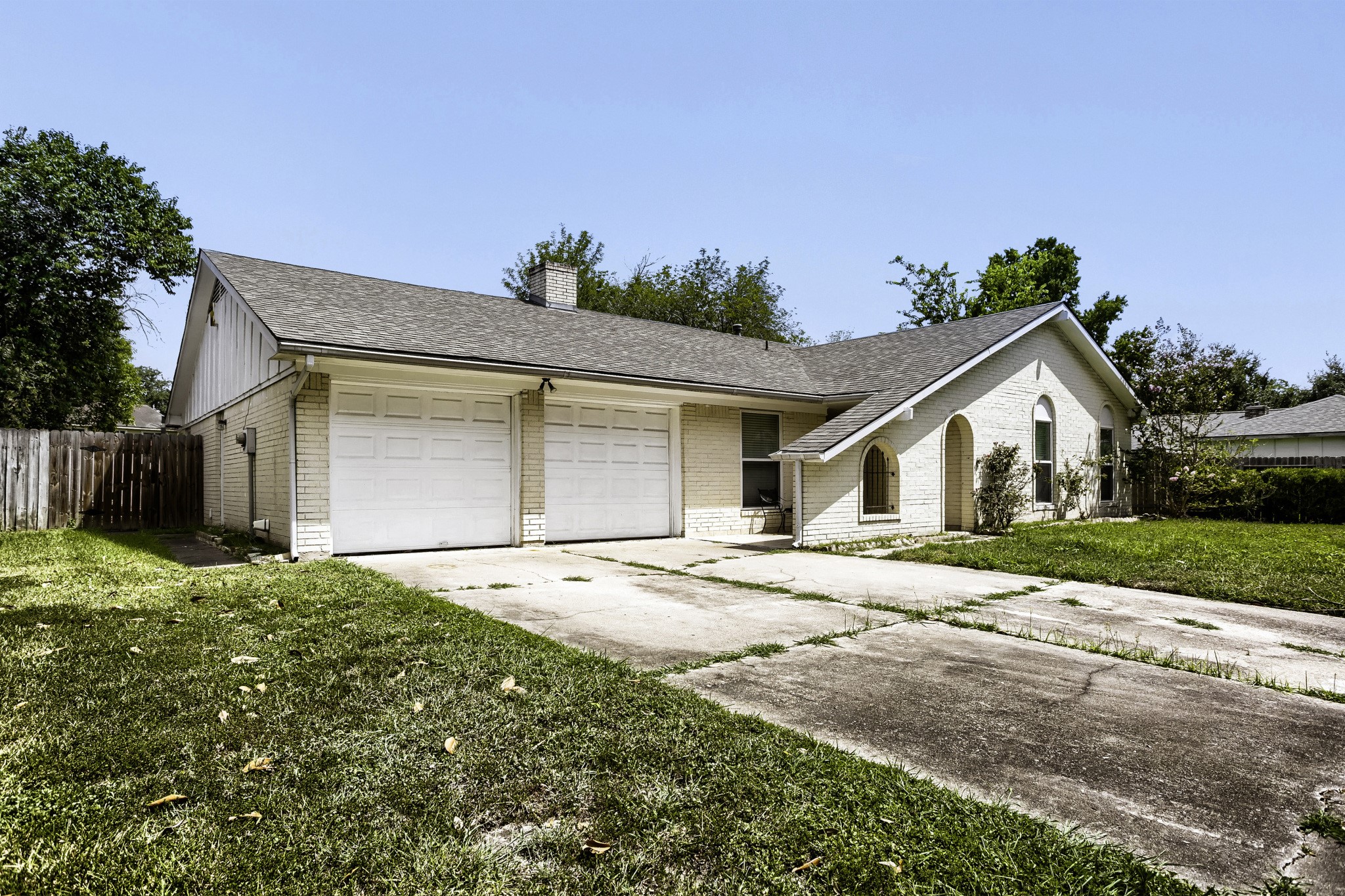 9610 S Hanworth Drive Property Photo 2