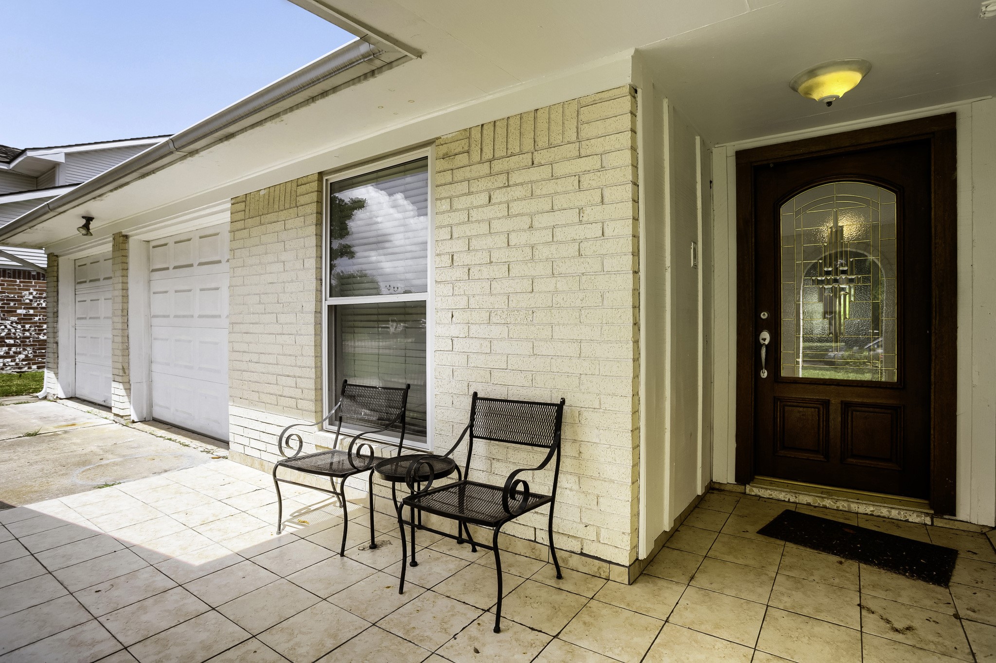 9610 S Hanworth Drive Property Photo 3