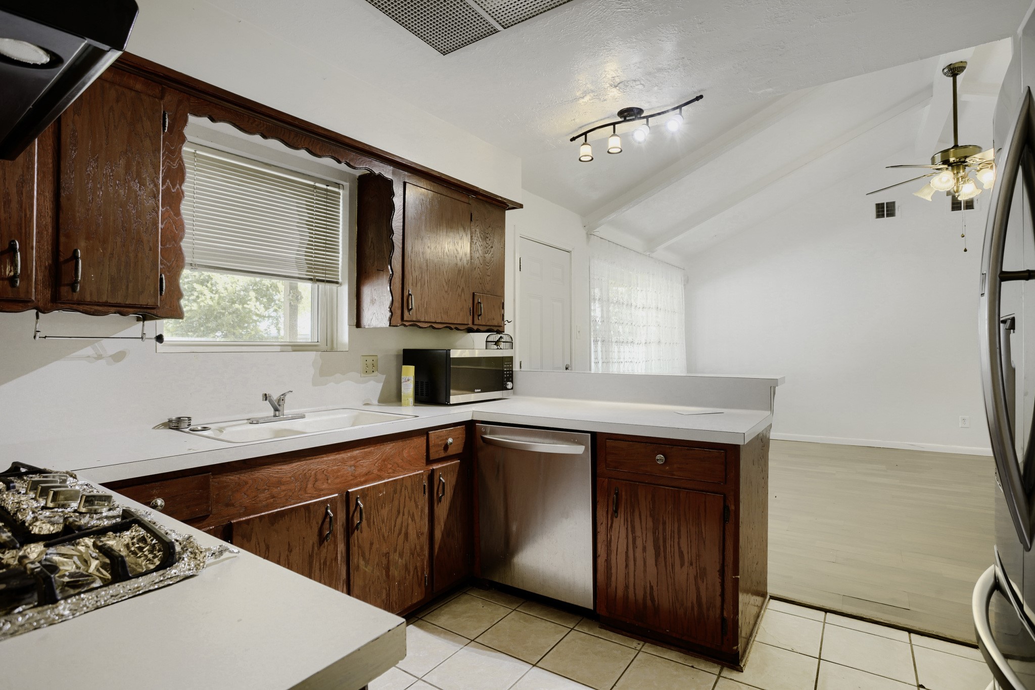 9610 S Hanworth Drive Property Photo 12