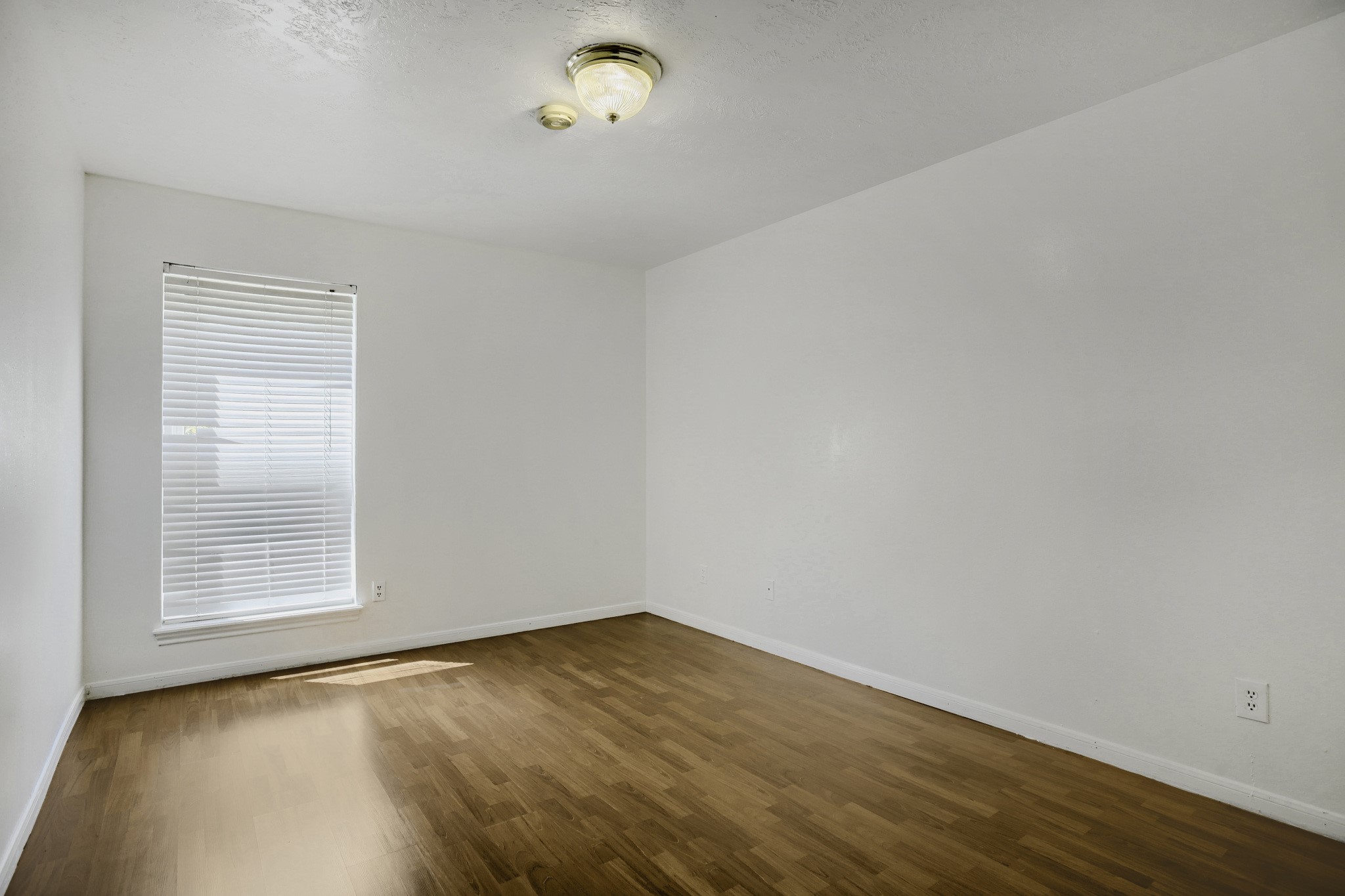 9610 S Hanworth Drive Property Photo 23