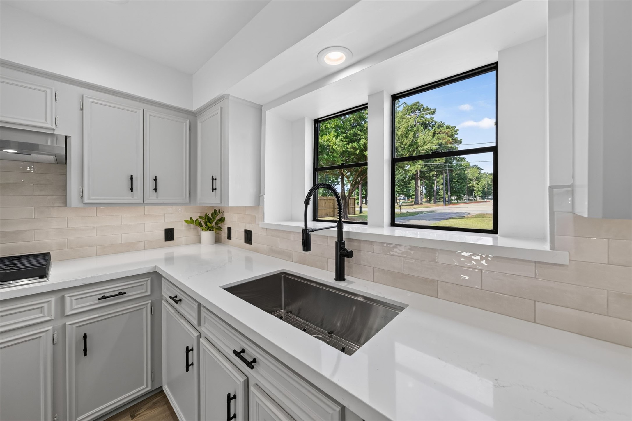711 Baker Drive Property Photo 10