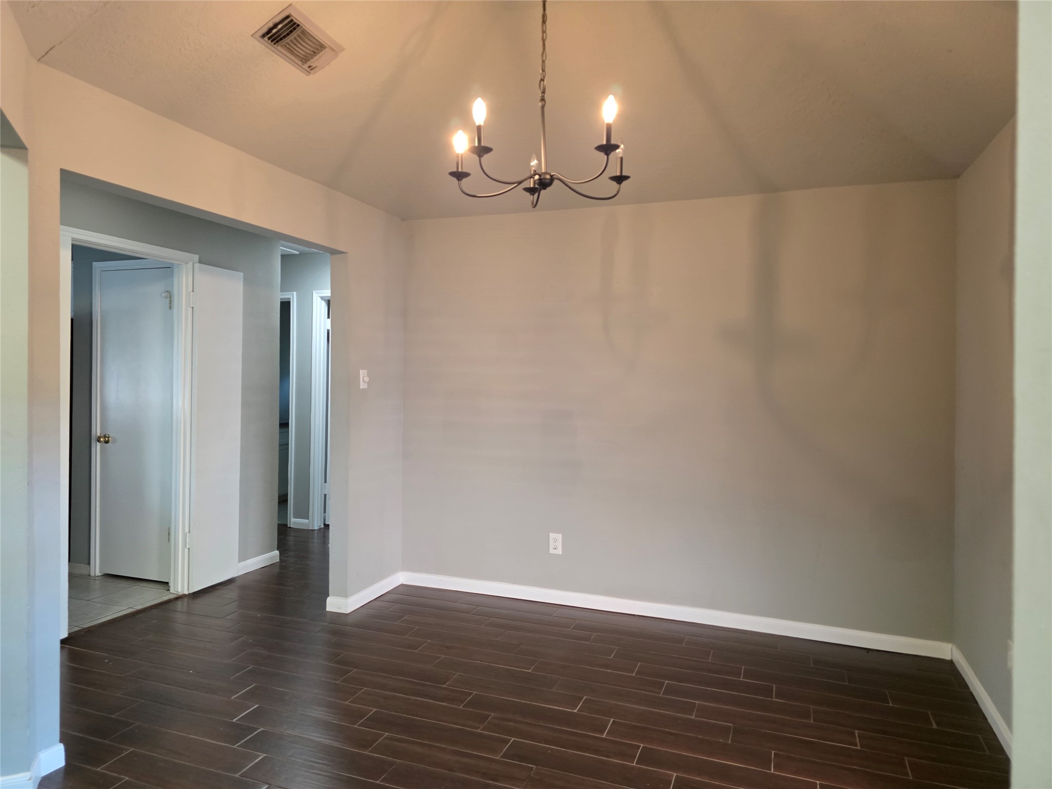 2215 Lady Leslie Lane Property Photo 7