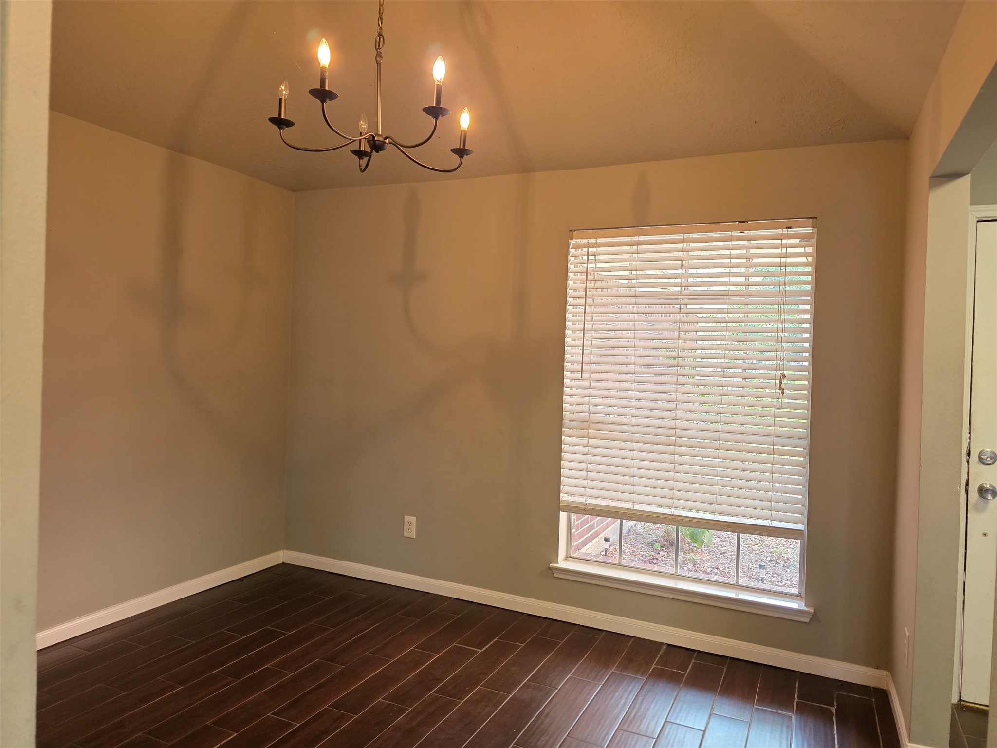 2215 Lady Leslie Lane Property Photo 8