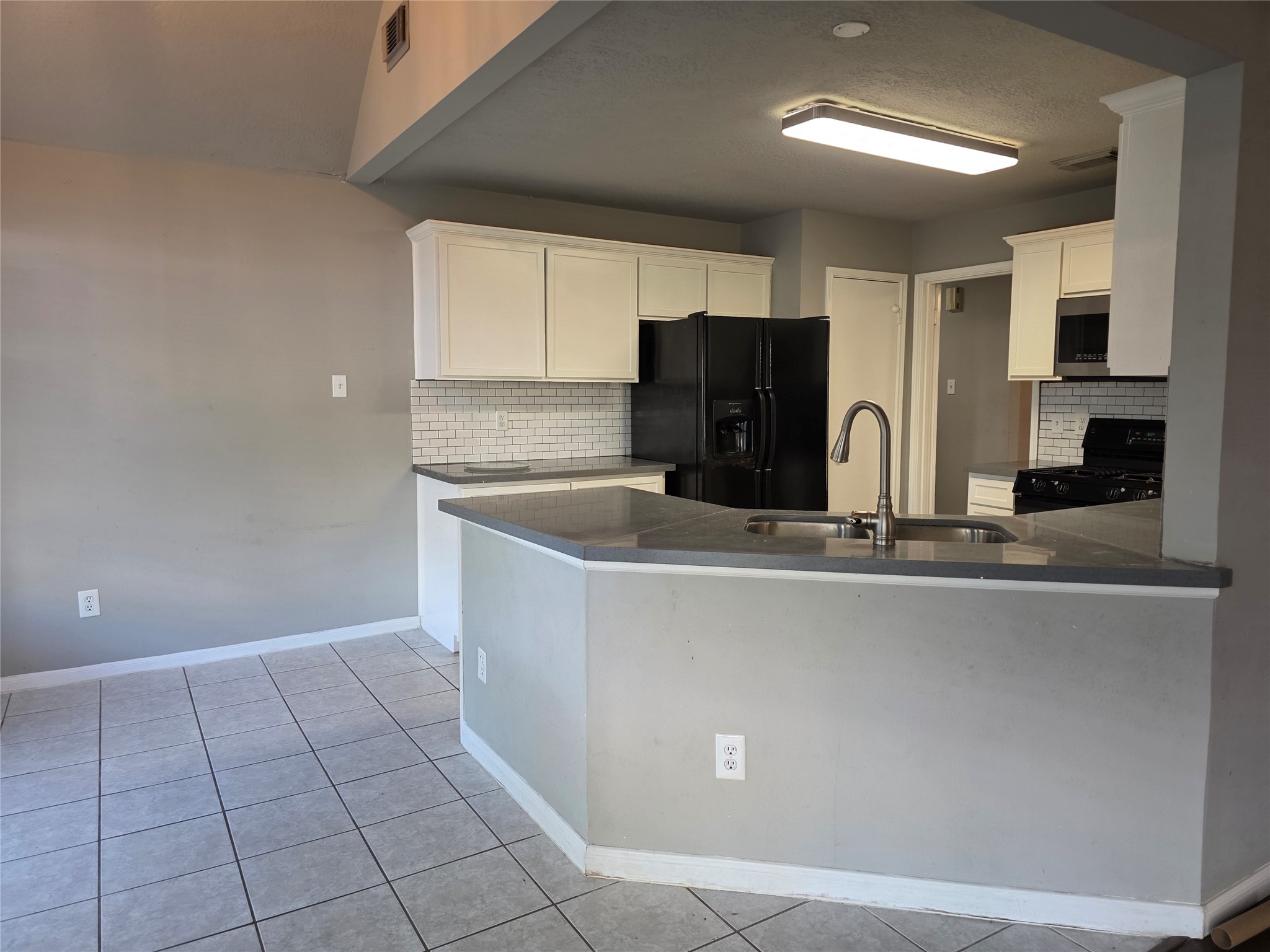 2215 Lady Leslie Lane Property Photo 9