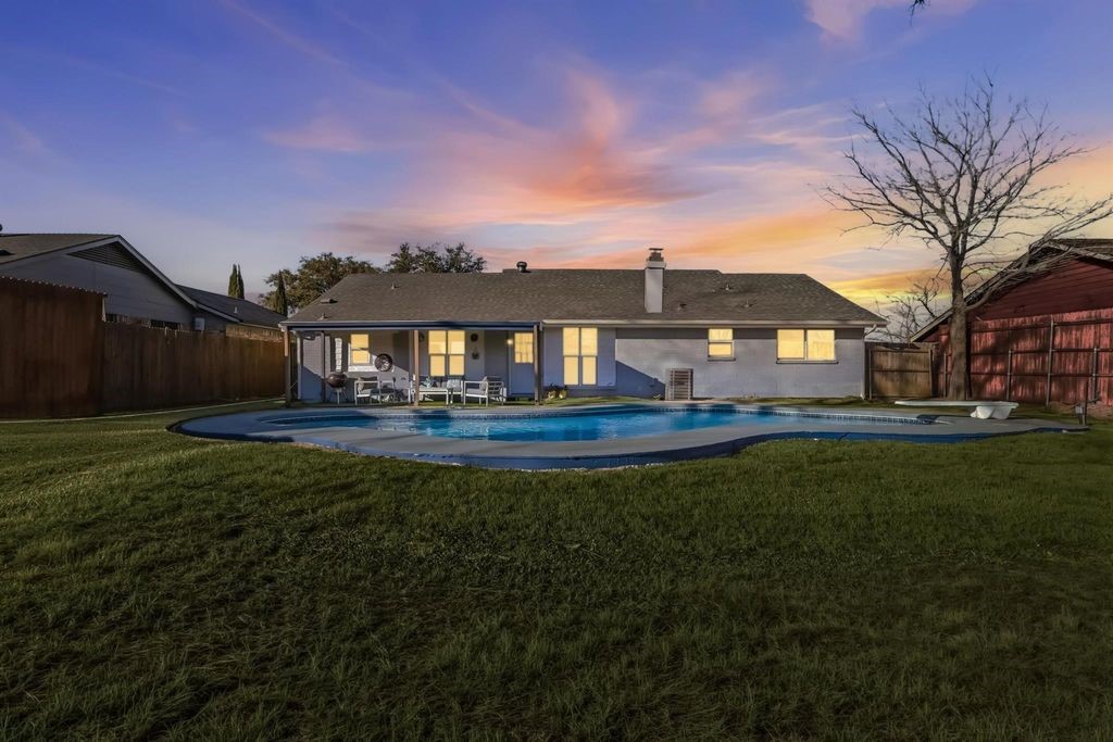 2828 Elk Grove Road Property Photo 1