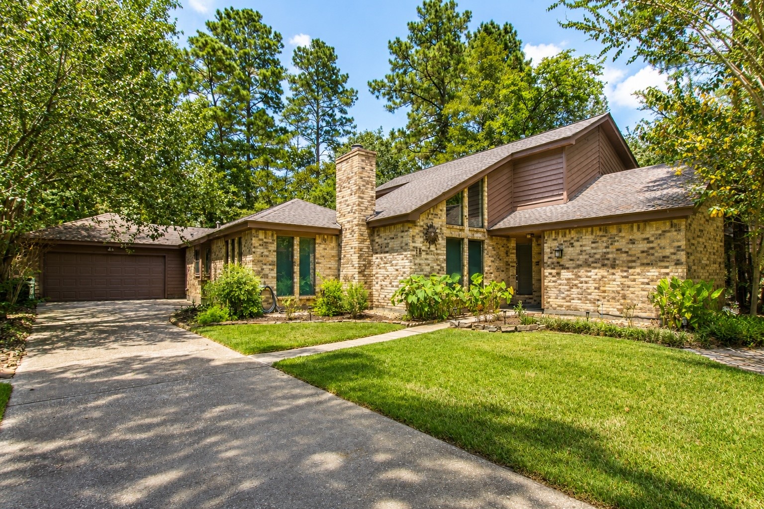 15 Mallard Glen Place Property Photo 2