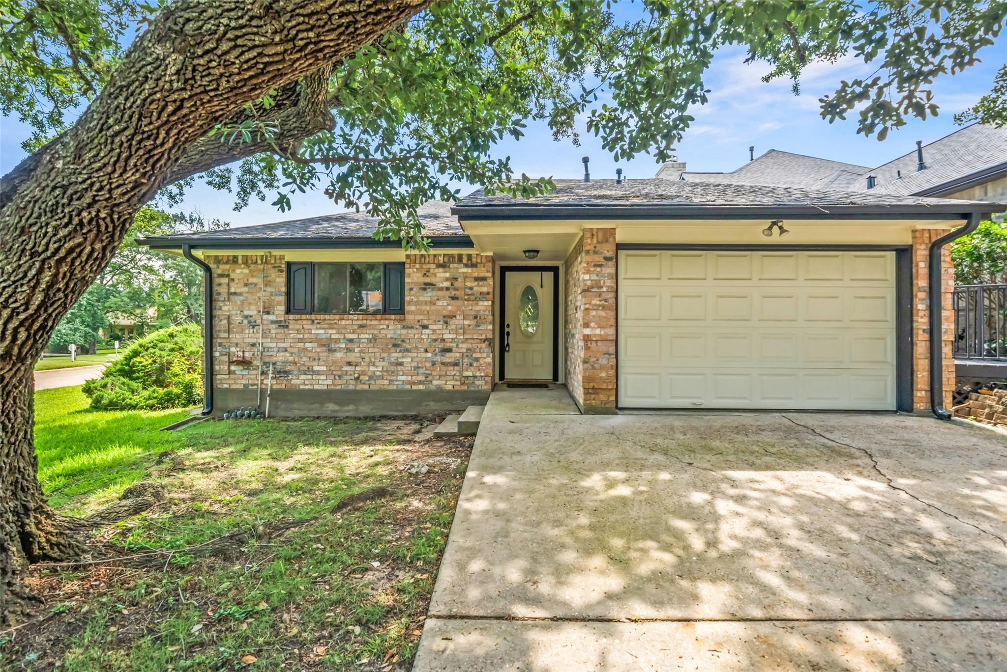 101 Fairway View Lane Property Photo 1