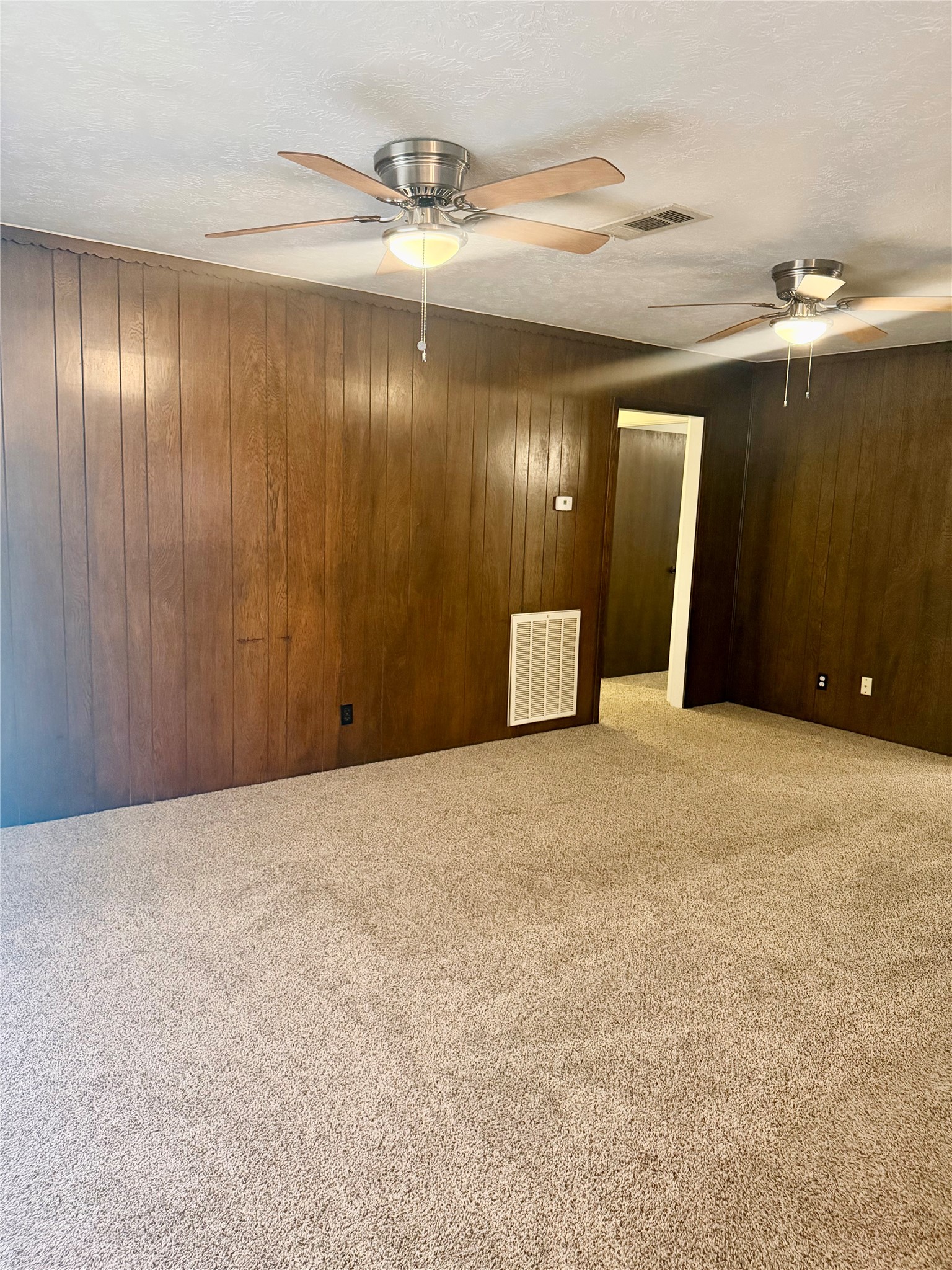 501 E Oak Street Property Photo 16