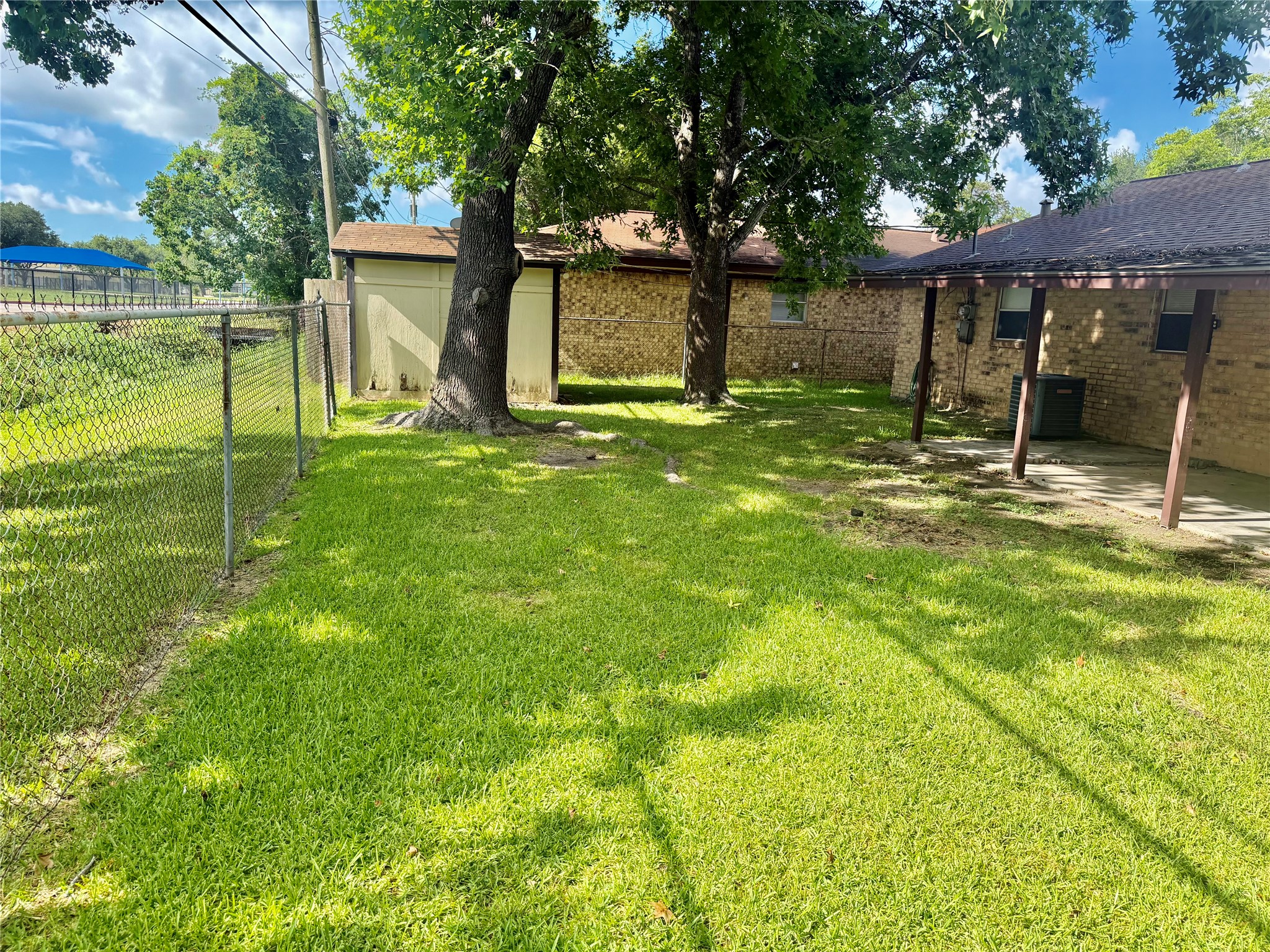 501 E Oak Street Property Photo 18
