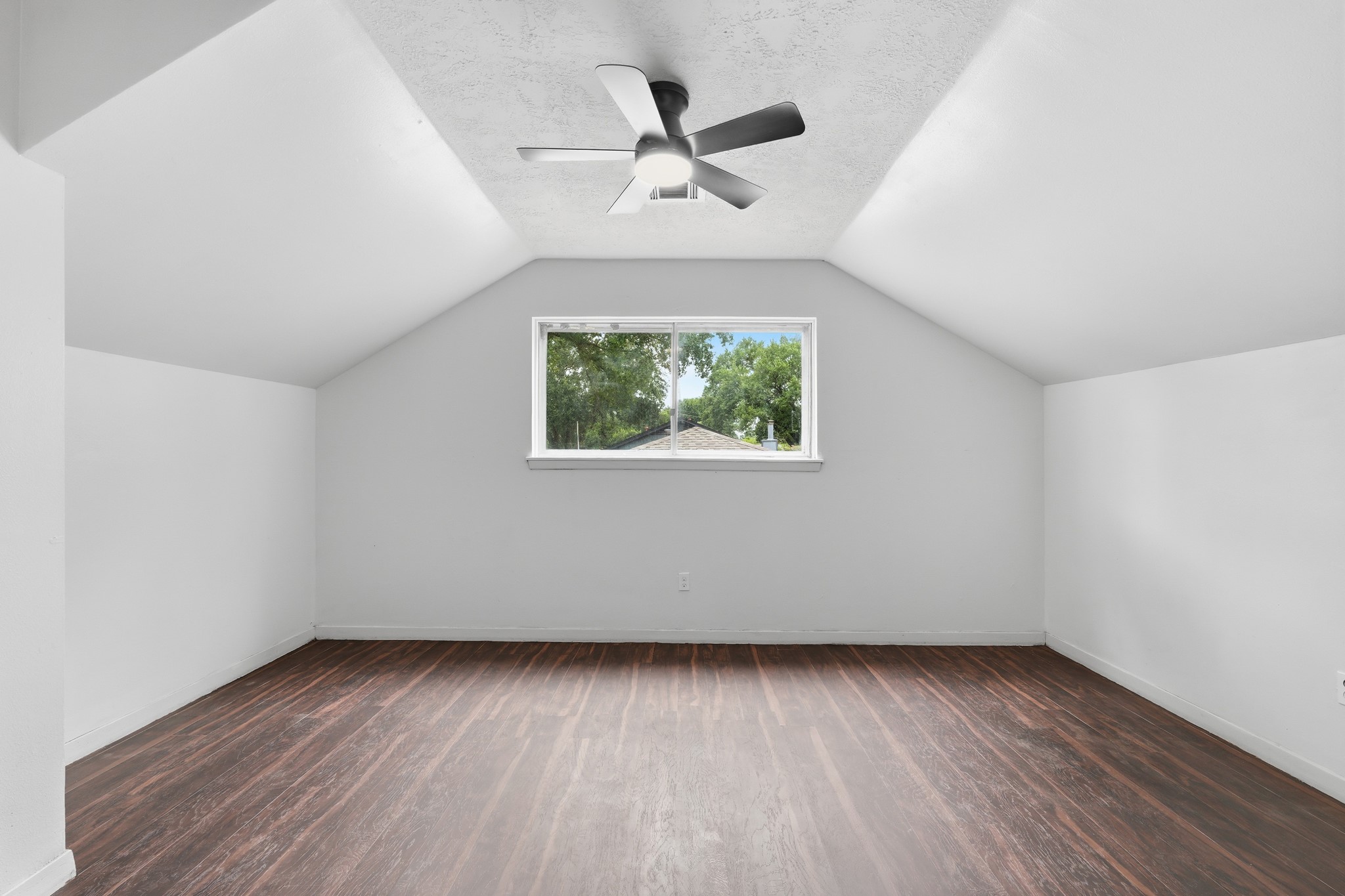 2216 Peach Lane Property Photo 22