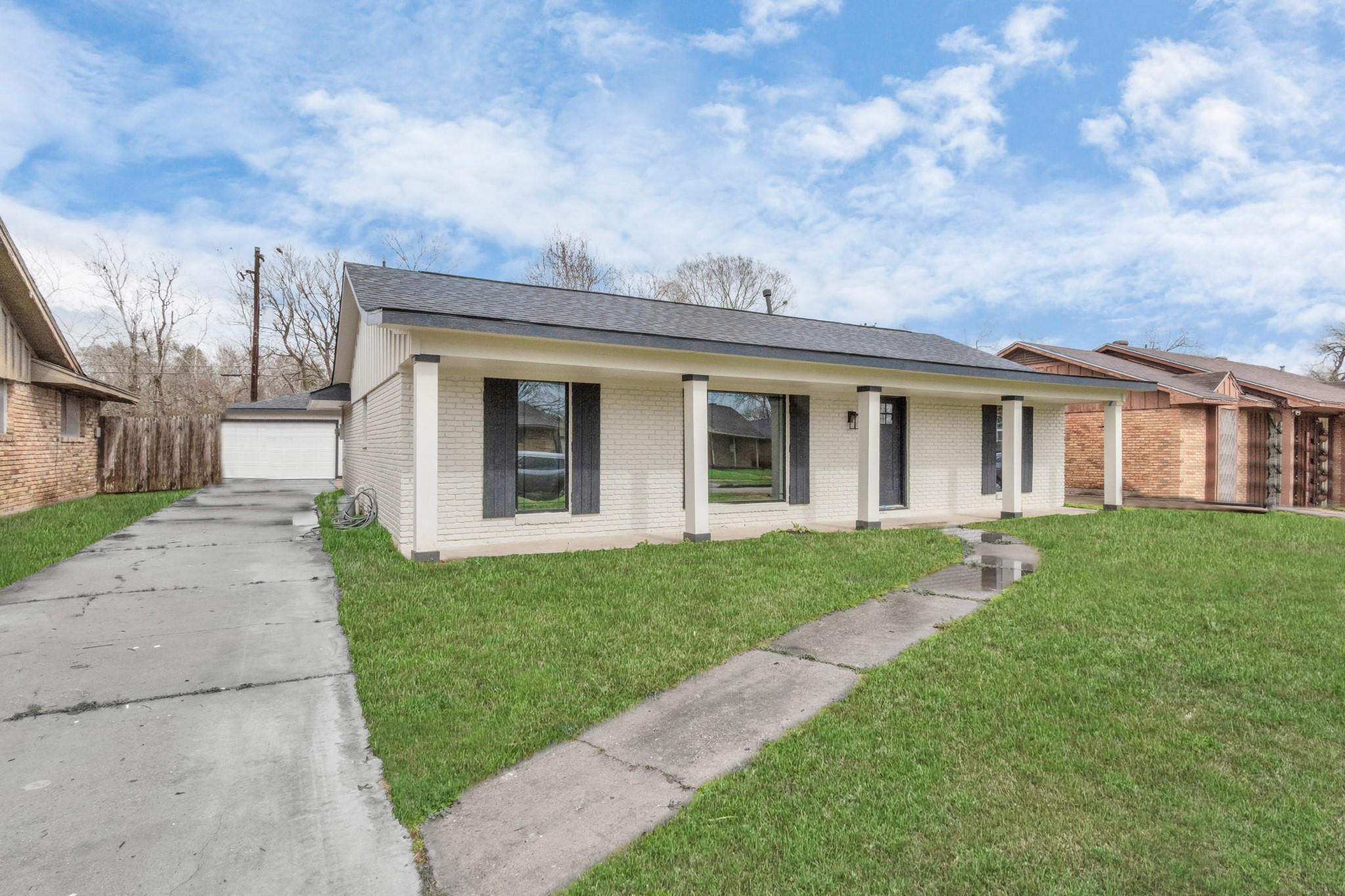 5006 Heatherbloom Drive Property Photo 2