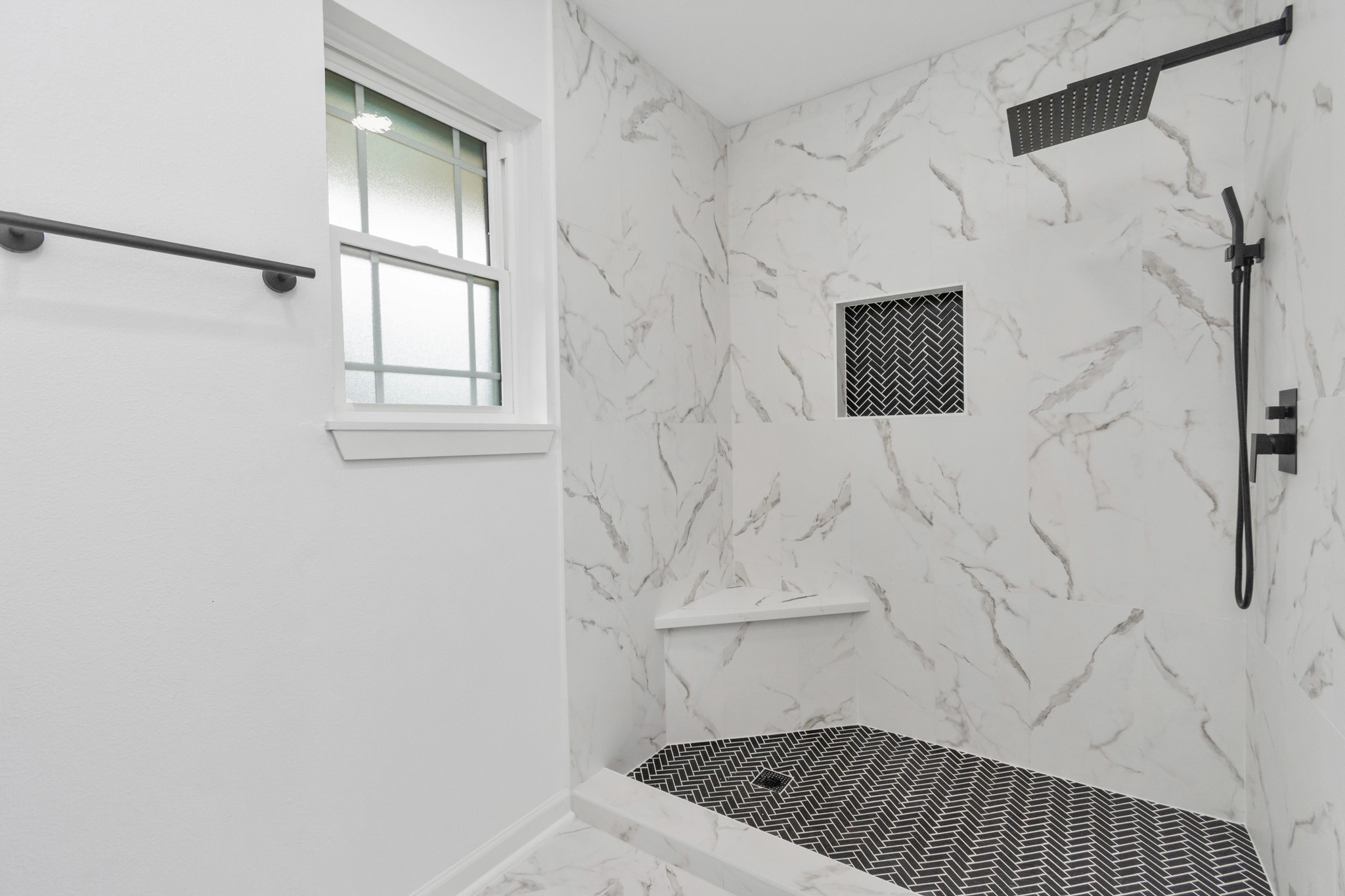 5006 Heatherbloom Drive Property Photo 8