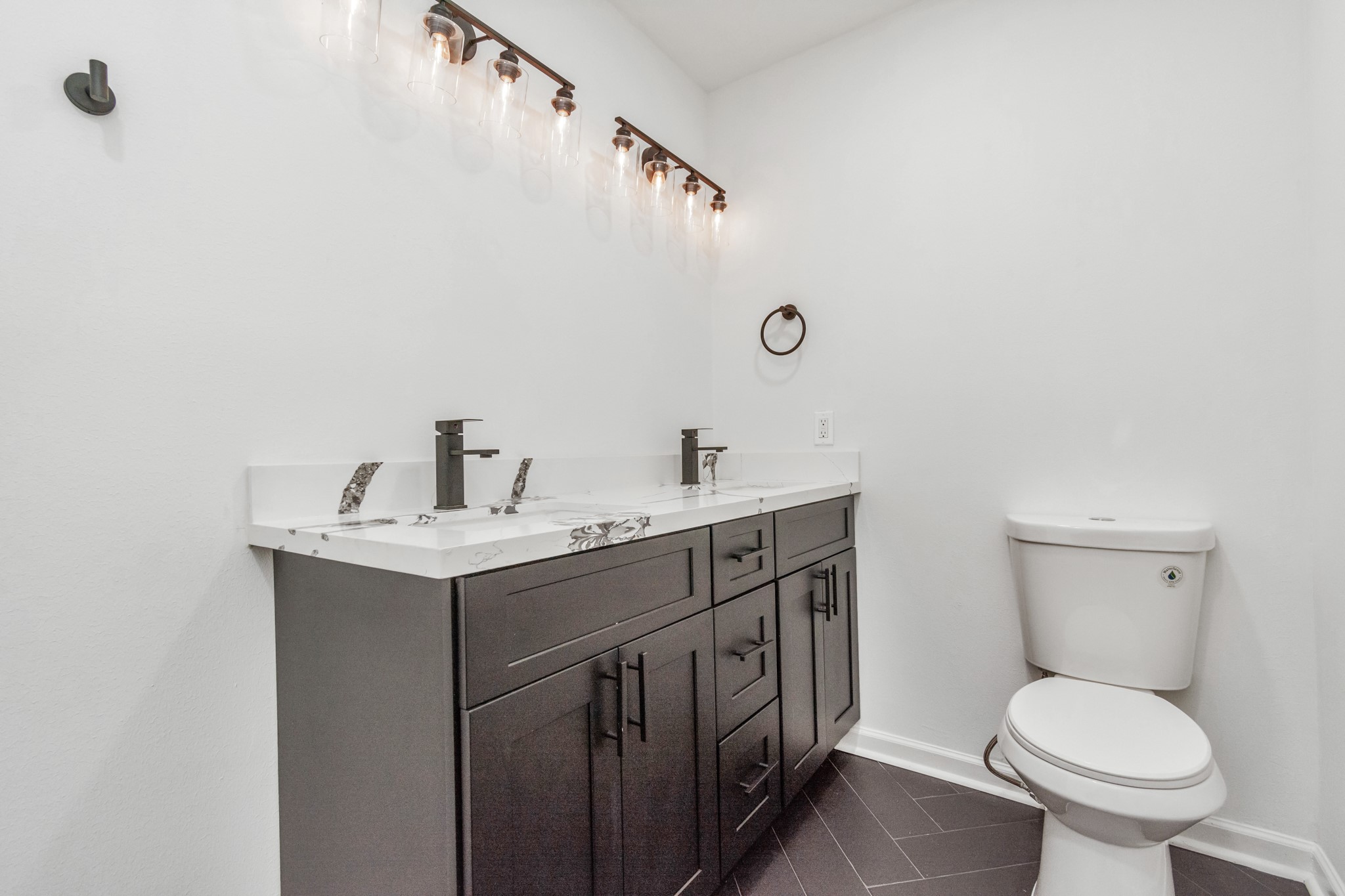 5006 Heatherbloom Drive Property Photo 9